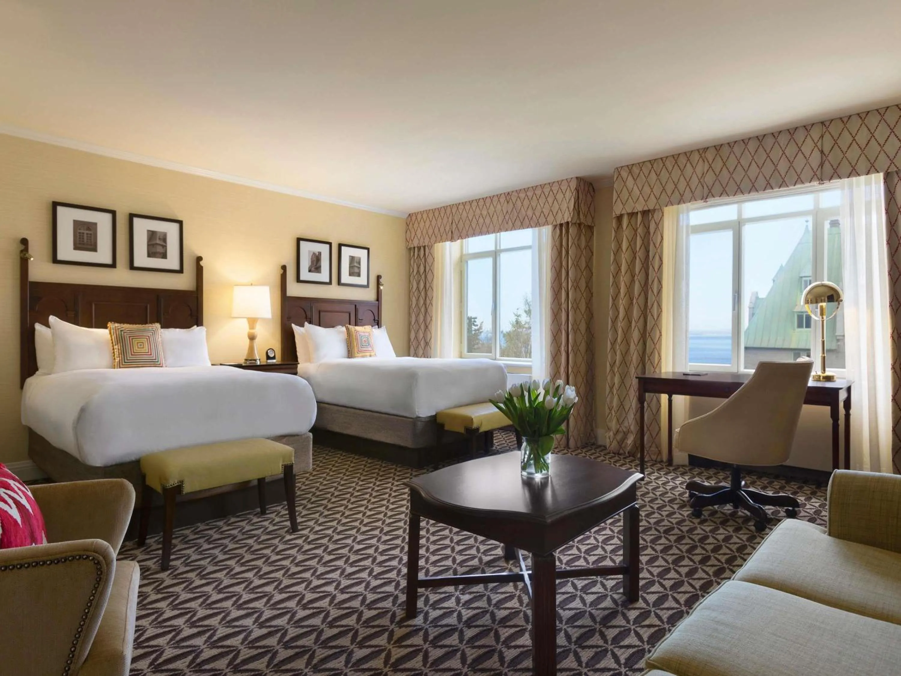 Bedroom, Bed in Fairmont Le Manoir Richelieu