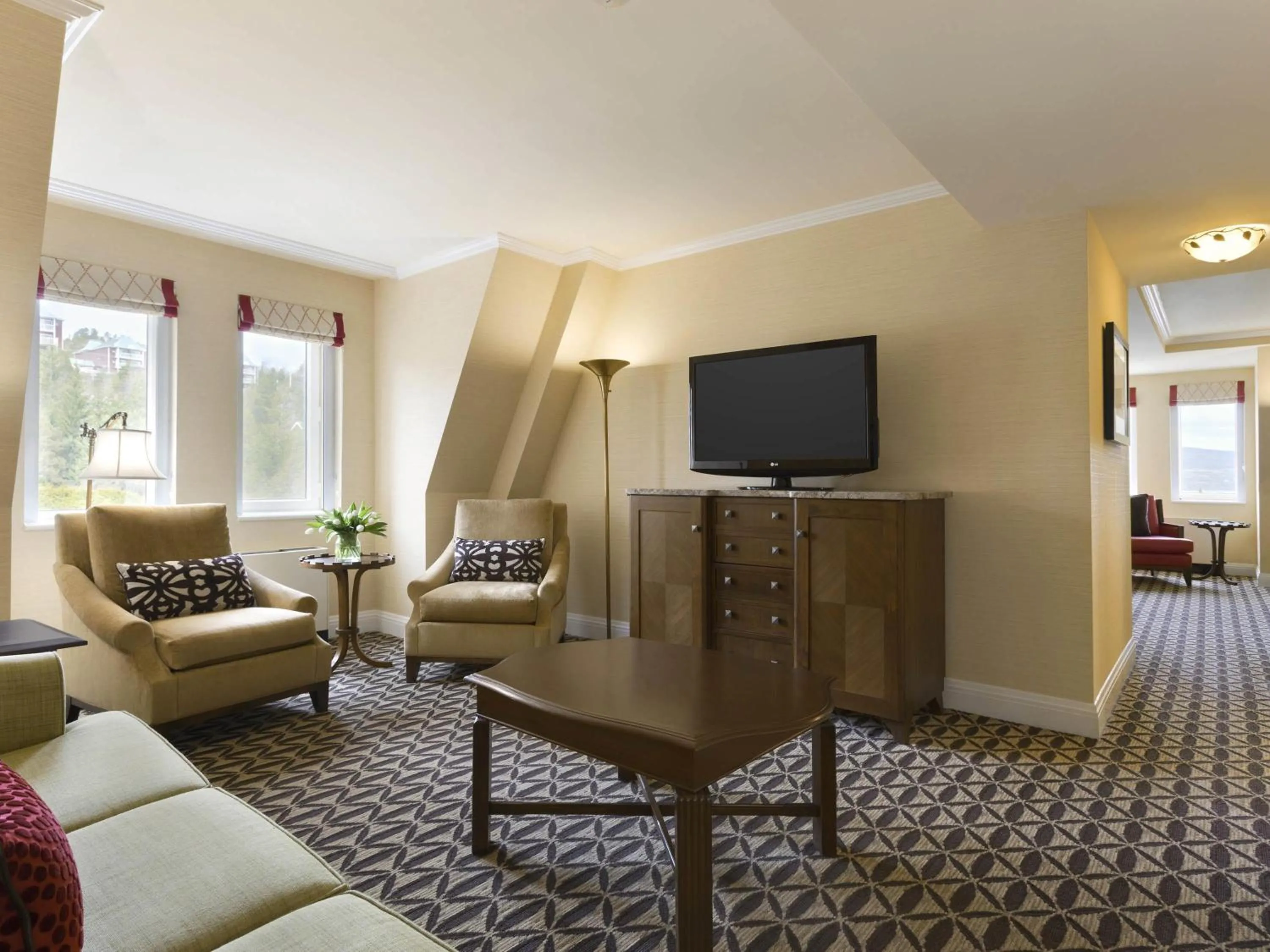 Photo of the whole room in Fairmont Le Manoir Richelieu