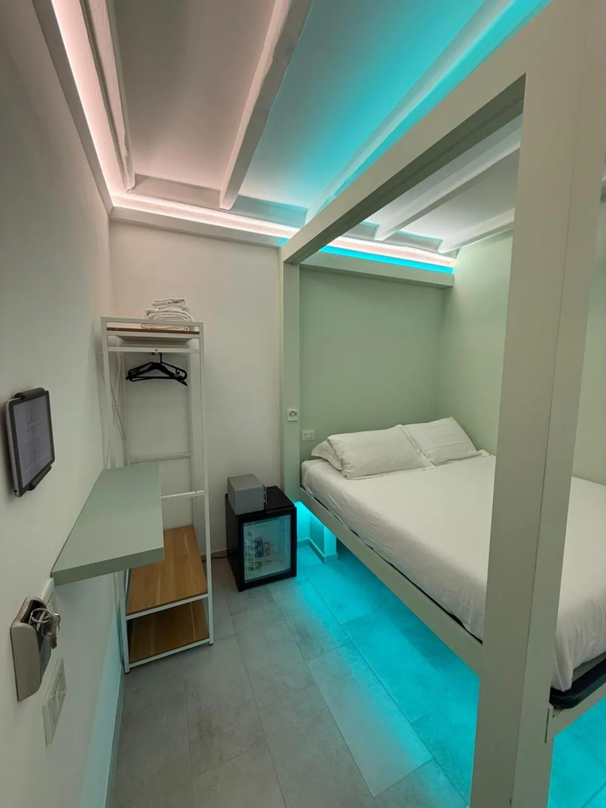 TV and multimedia, Bed in iRooms - Spanish Steps