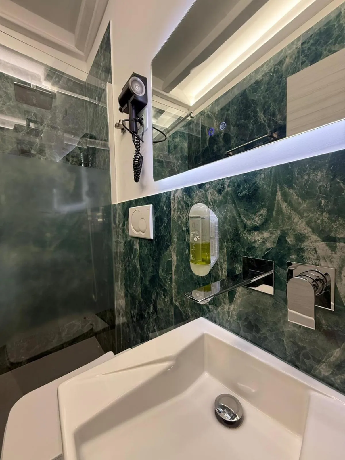 Bathroom in iRooms - Spanish Steps