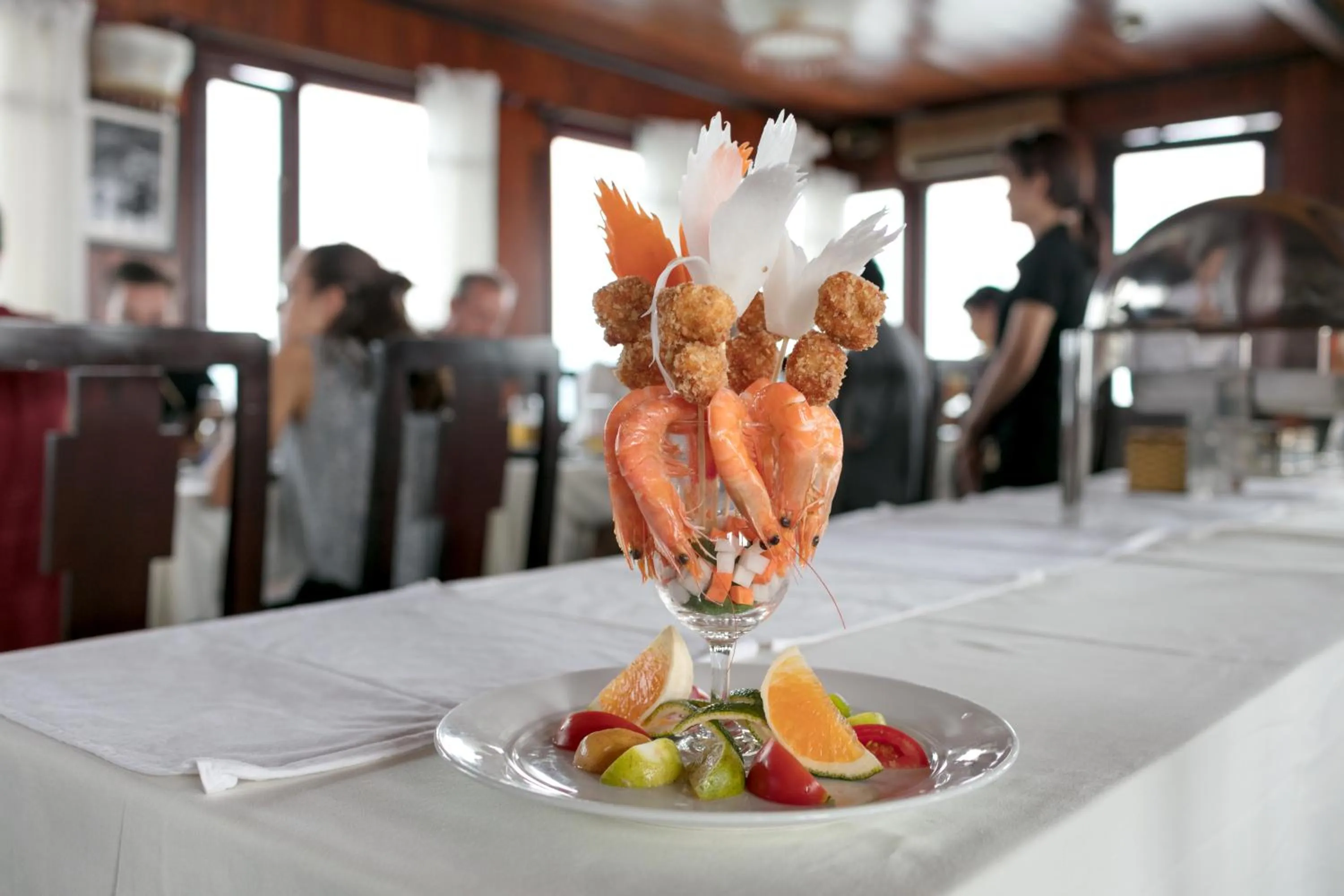 Restaurant/places to eat in Garden Legend Cruise