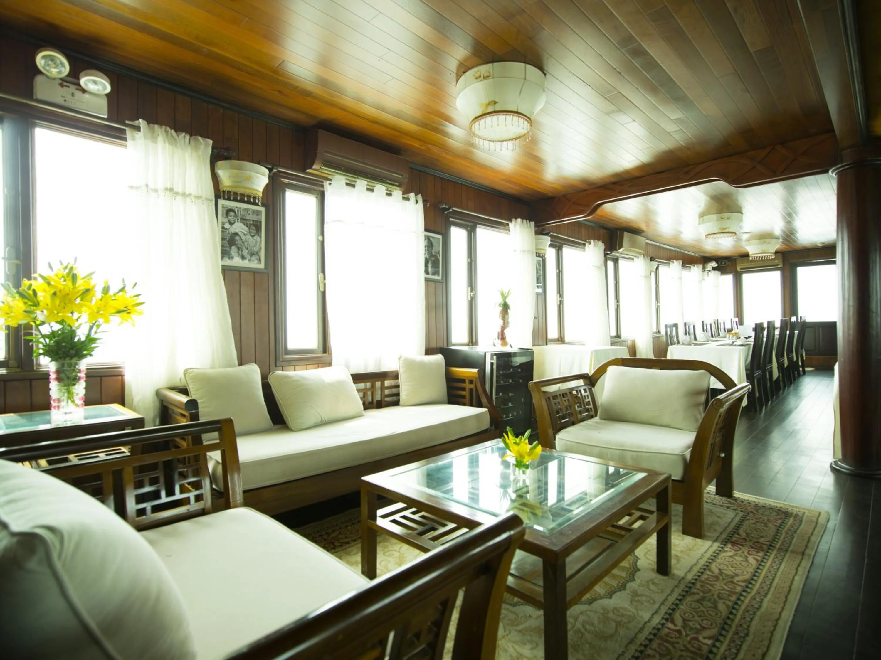 Lounge or bar in Garden Legend Cruise