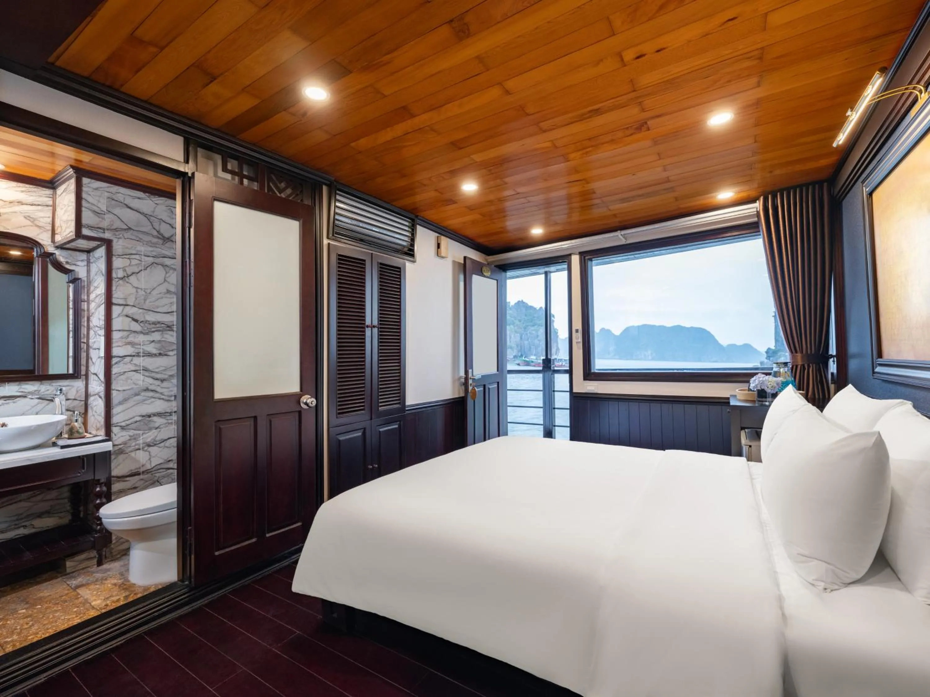 Bed in Garden Legend Cruise