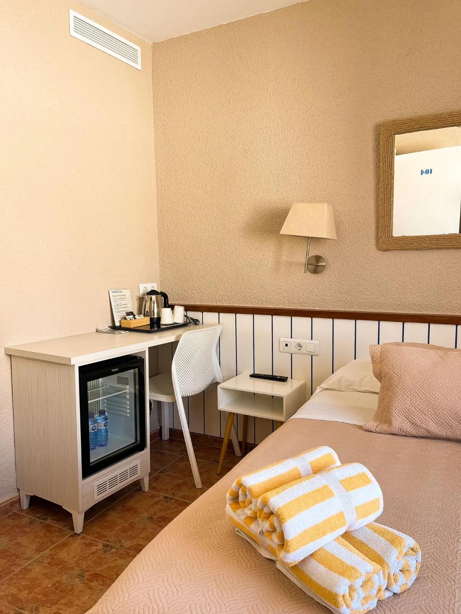 Photo of the whole room, Bed in La Fonda