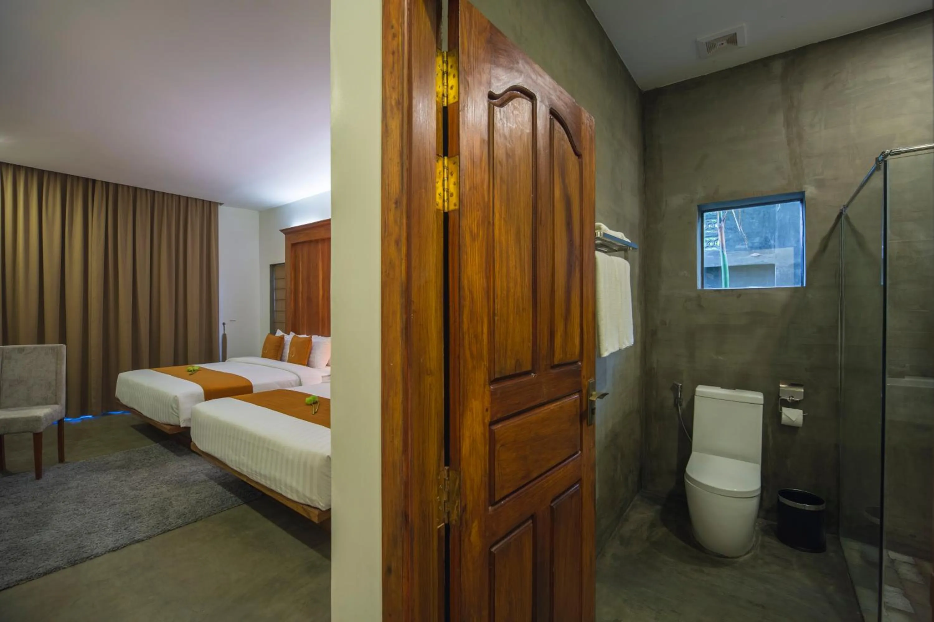 Toilet, Bed in Won Residence & Spa