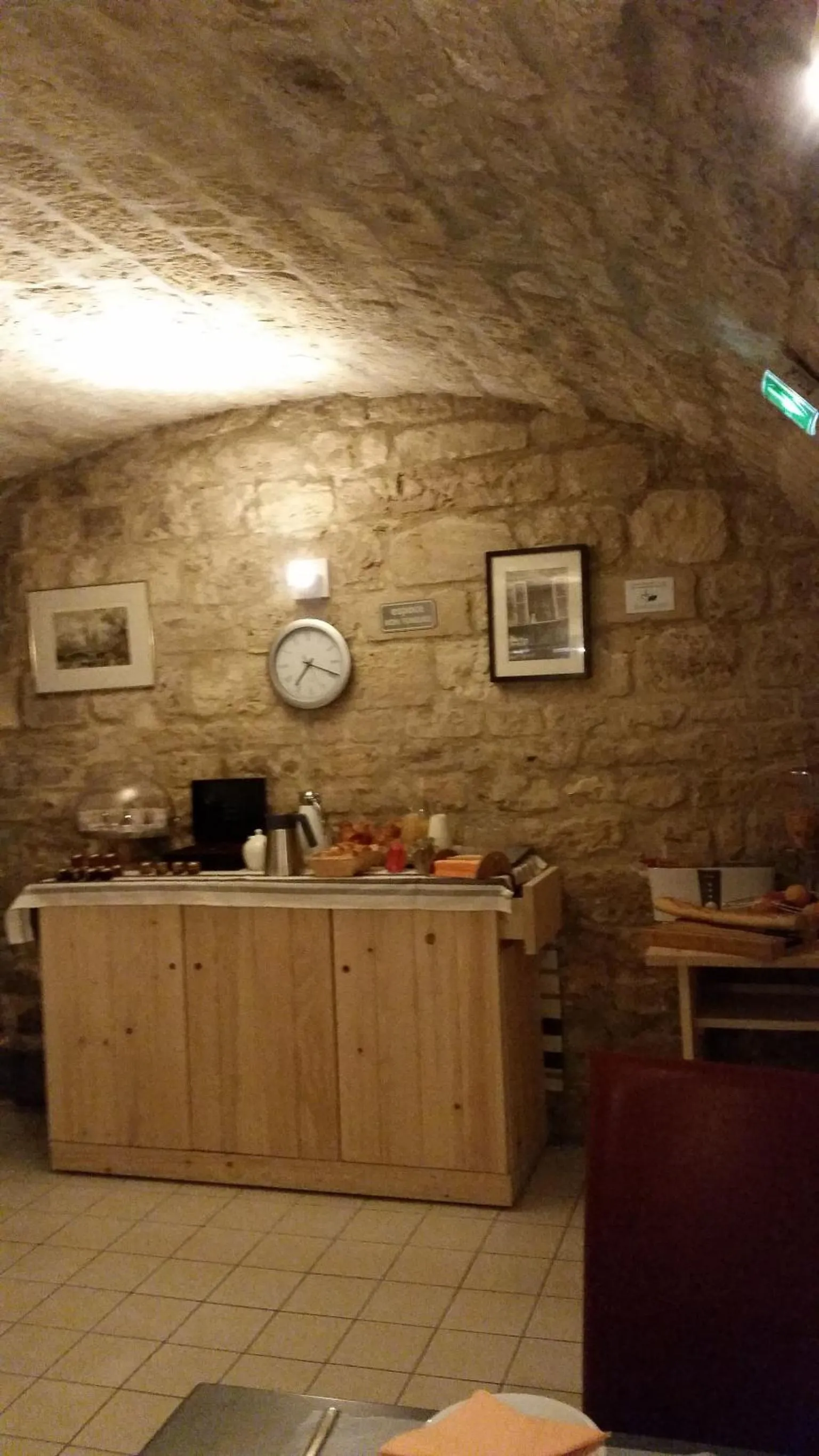 Food and drinks in Hôtel Le Compostelle
