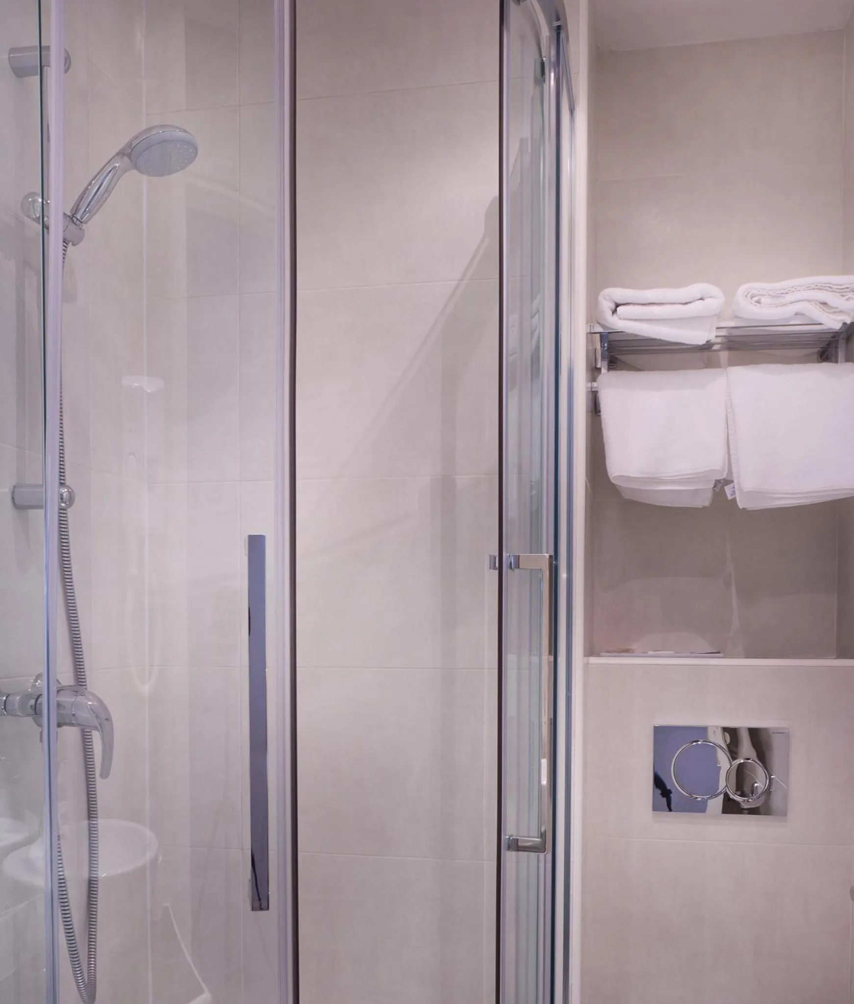 Bathroom in Hôtel Le Compostelle