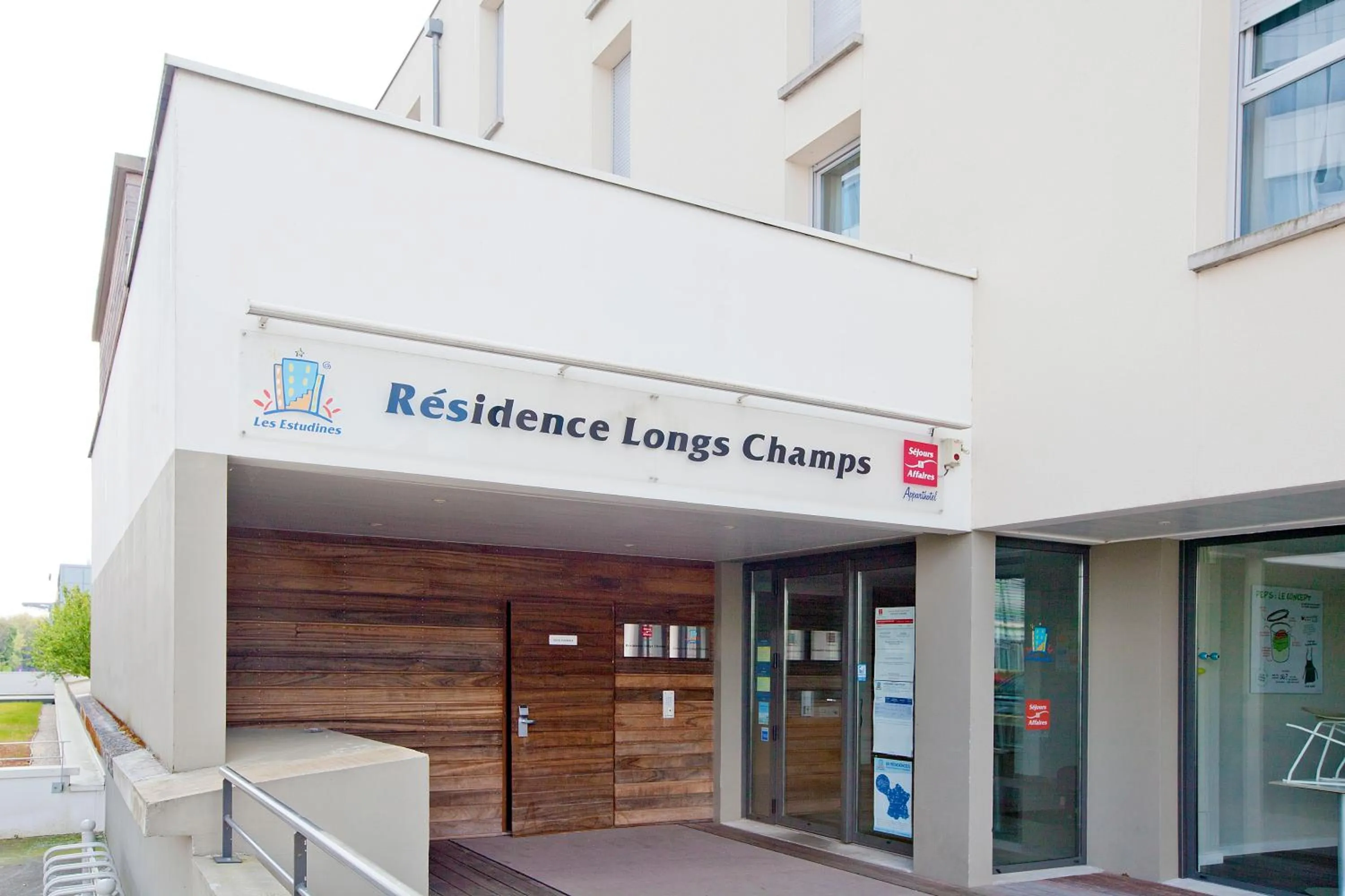 Facade/entrance in Séjours & Affaires Rennes Longs Champs