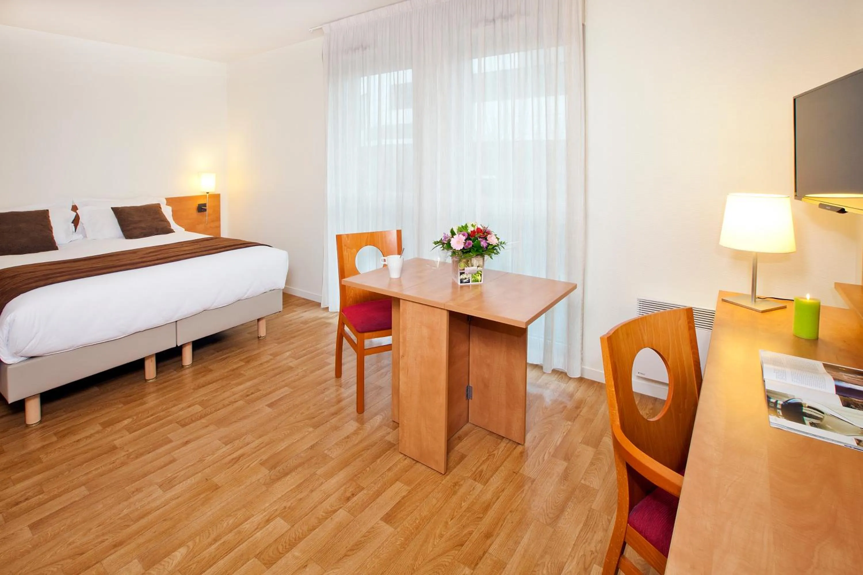 Bedroom, Bed in Séjours & Affaires Rennes Longs Champs