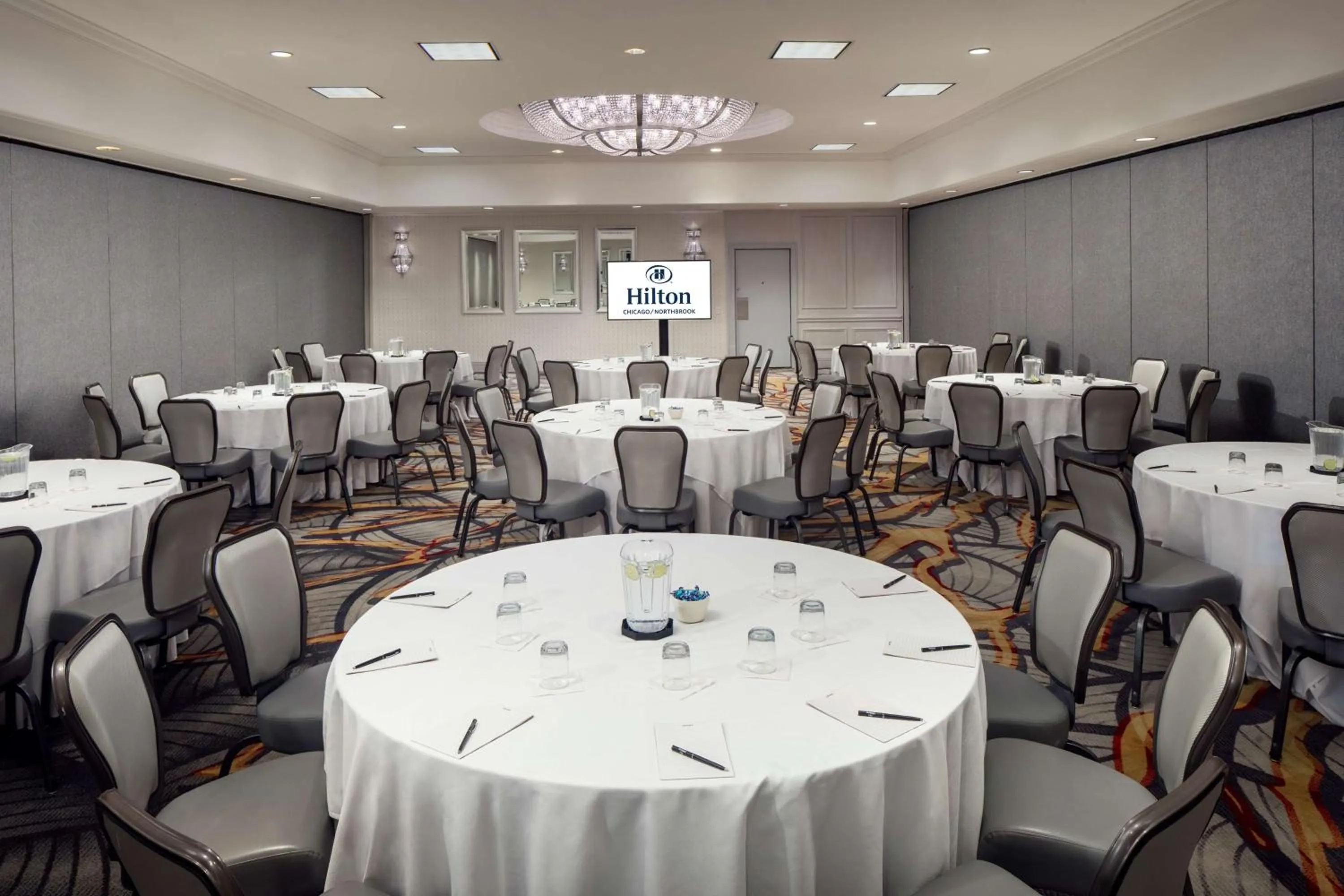 Meeting/conference room in Hilton Chicago/Northbrook