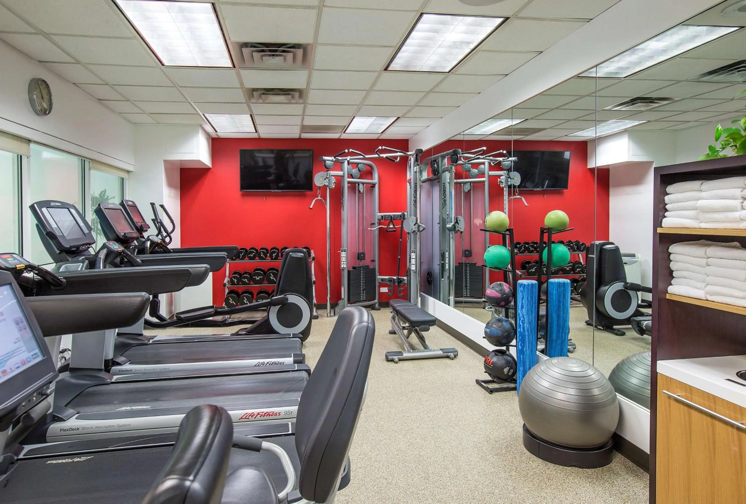 Fitness centre/facilities in Hilton Chicago/Northbrook