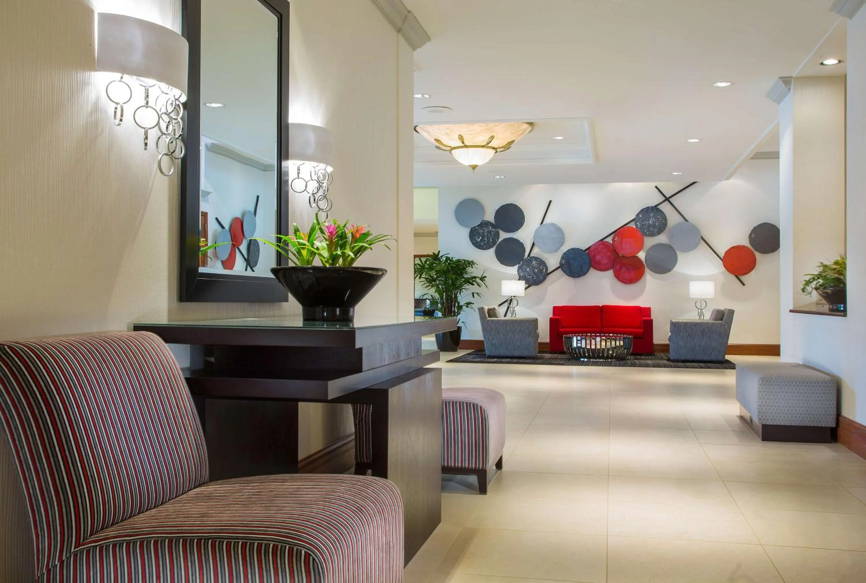 Lobby or reception in Hilton Chicago/Northbrook
