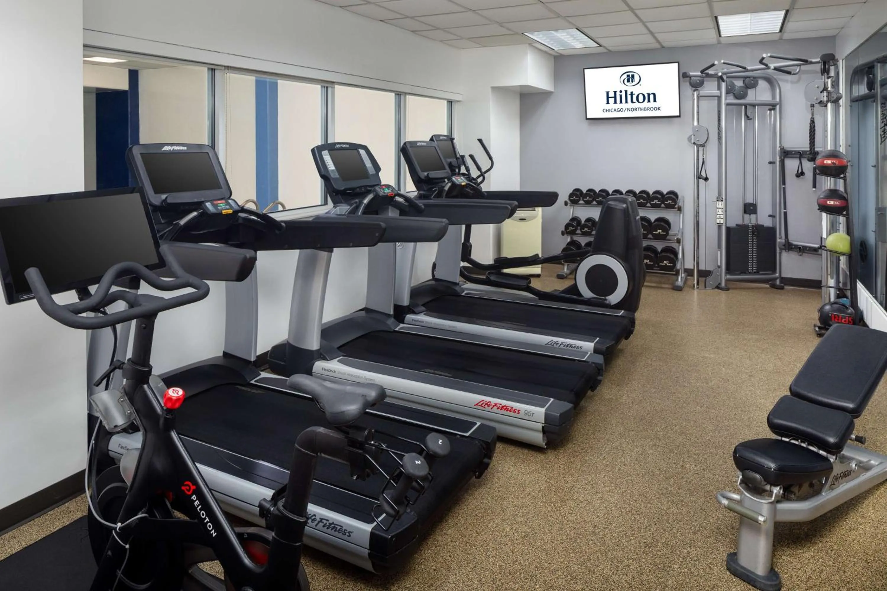 Photo of the whole room in Hilton Chicago/Northbrook