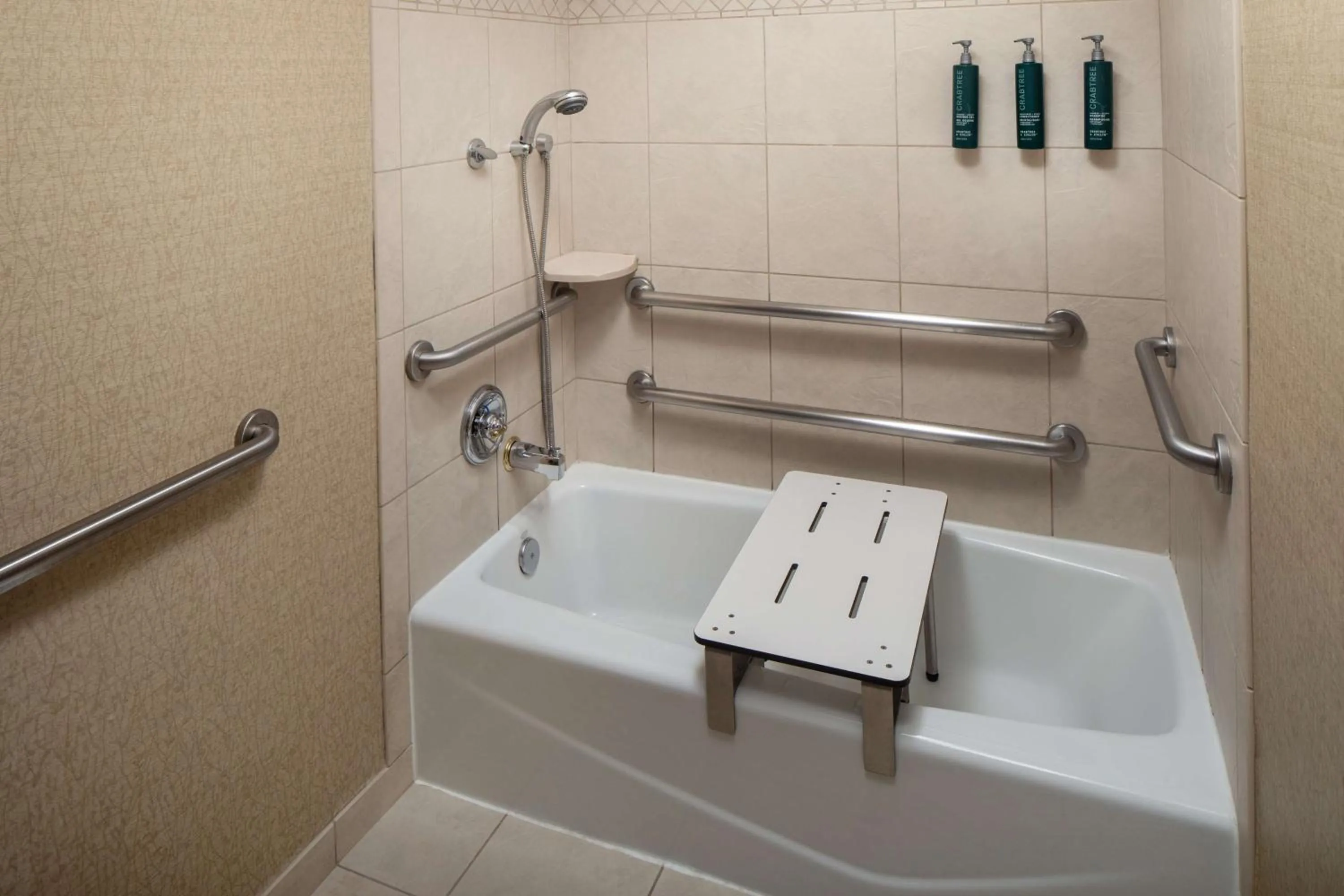 Photo of the whole room in Hilton Chicago/Northbrook