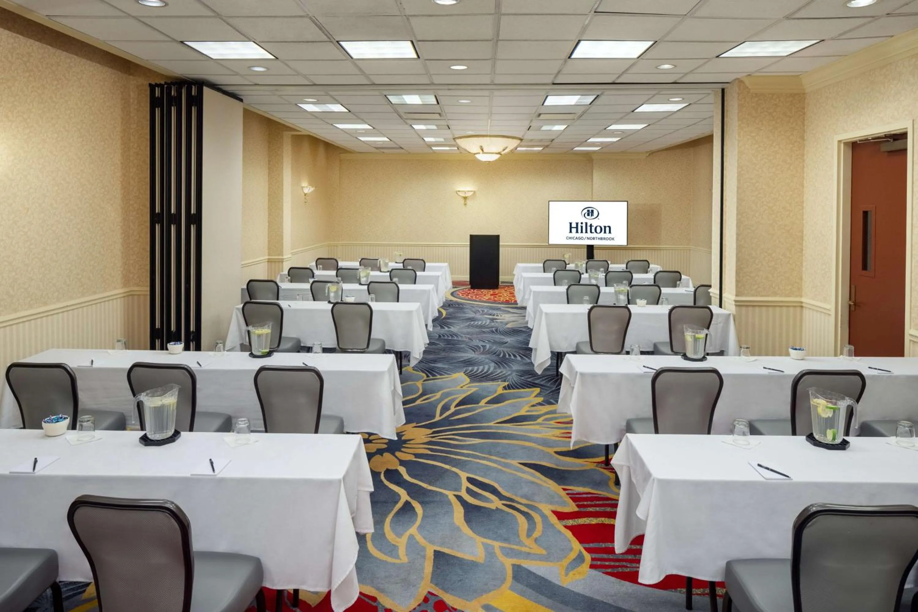Meeting/conference room in Hilton Chicago/Northbrook