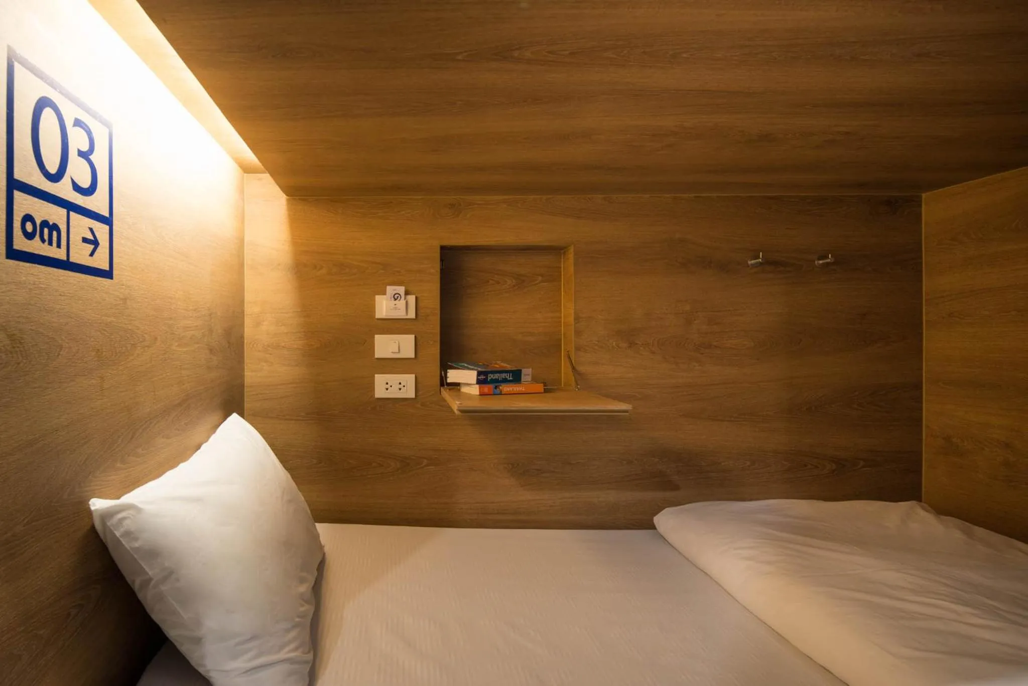 Decorative detail, Bed in Natee Hostel