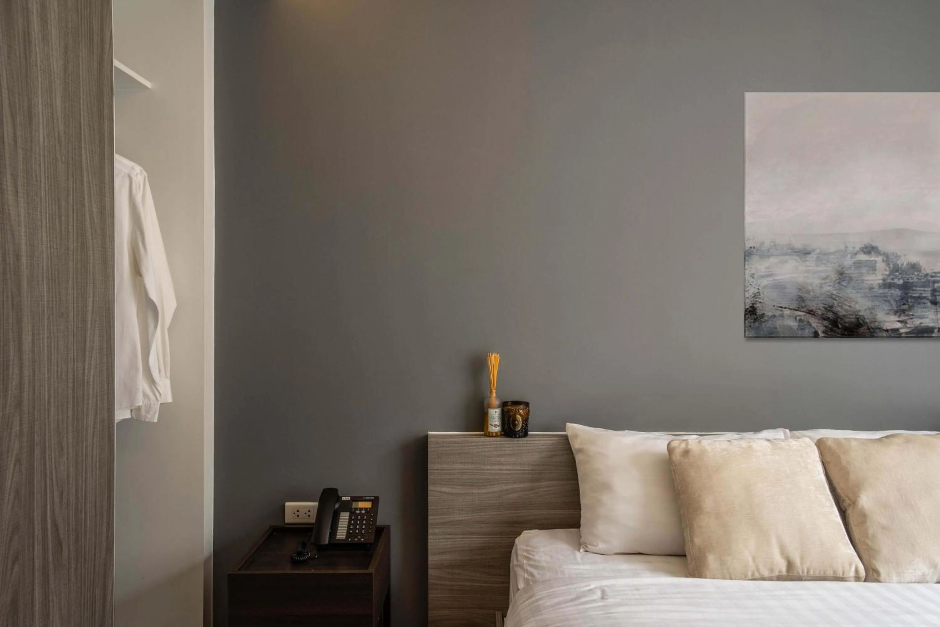 Bed in Dazzle Residence