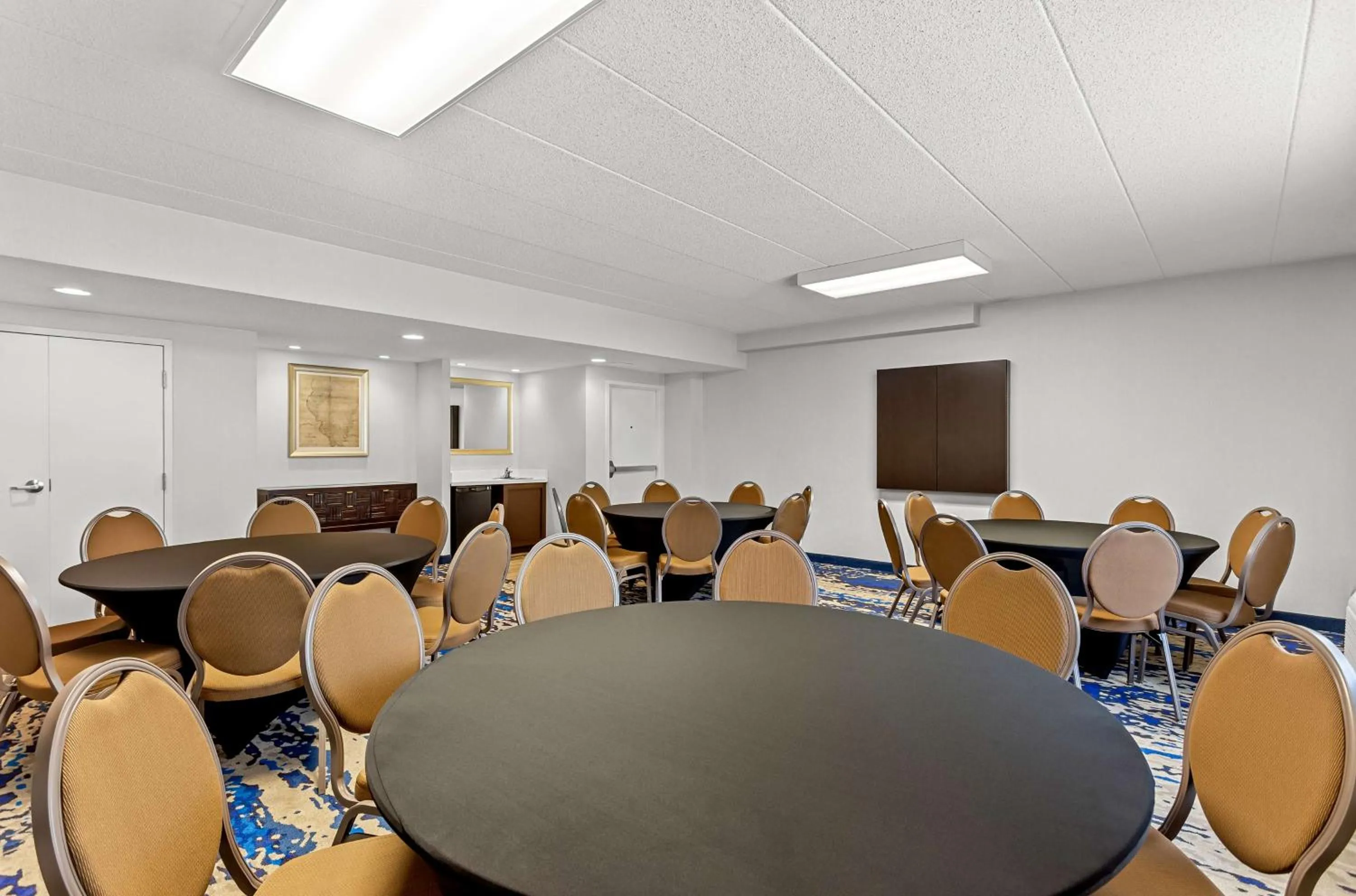 Meeting/conference room in Hampton Inn Chicago-Naperville