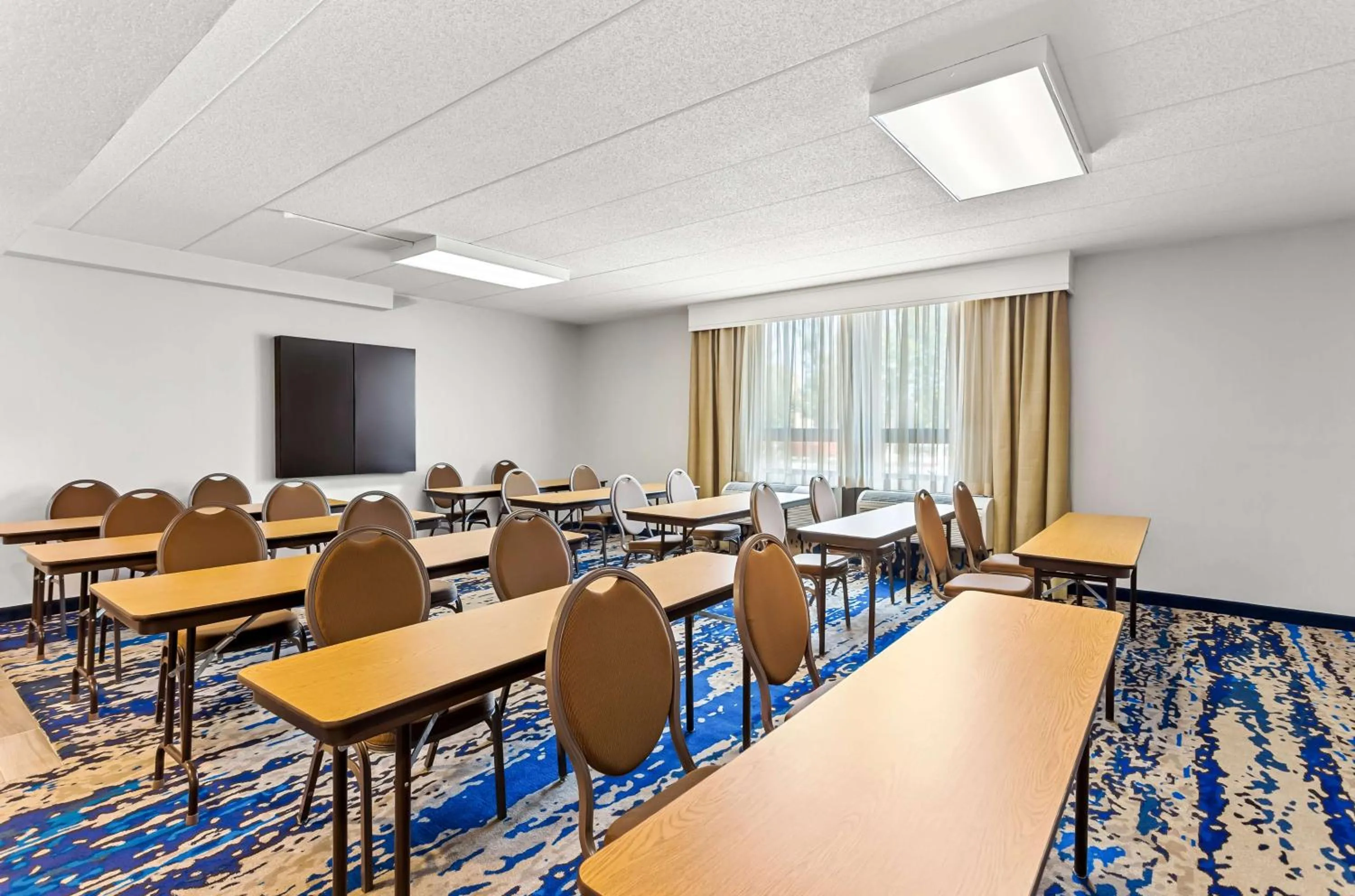 Meeting/conference room in Hampton Inn Chicago-Naperville