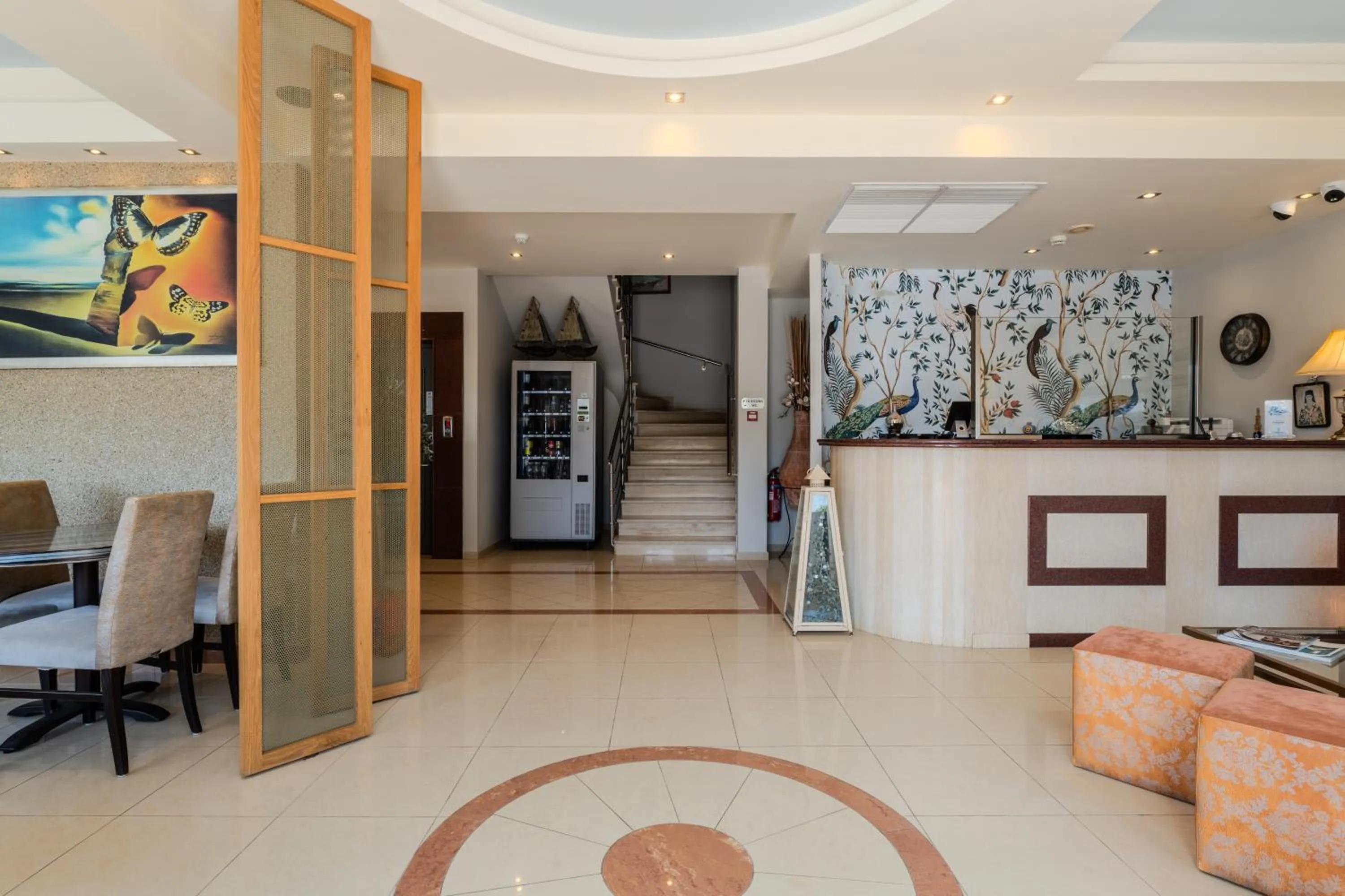 Living room in Plaza Hotel