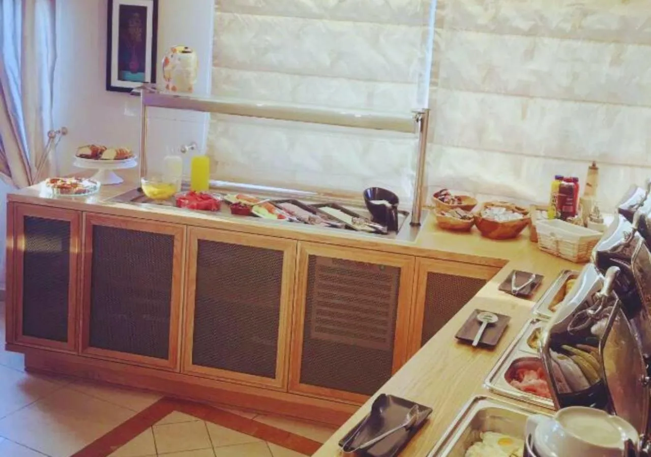 Food and drinks in Plaza Hotel