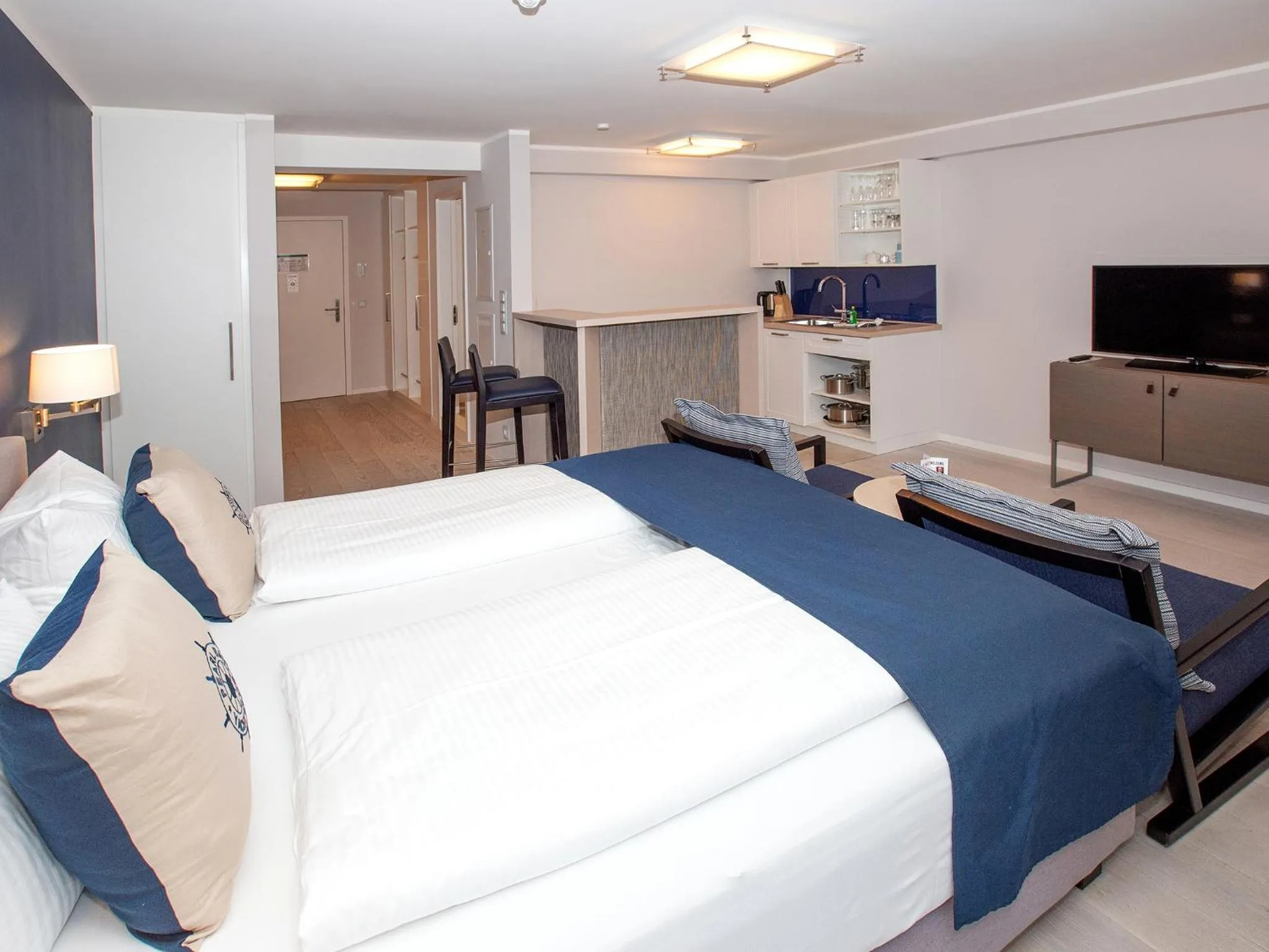 Photo of the whole room, Bed in DORMERO Strandhotel Rügen