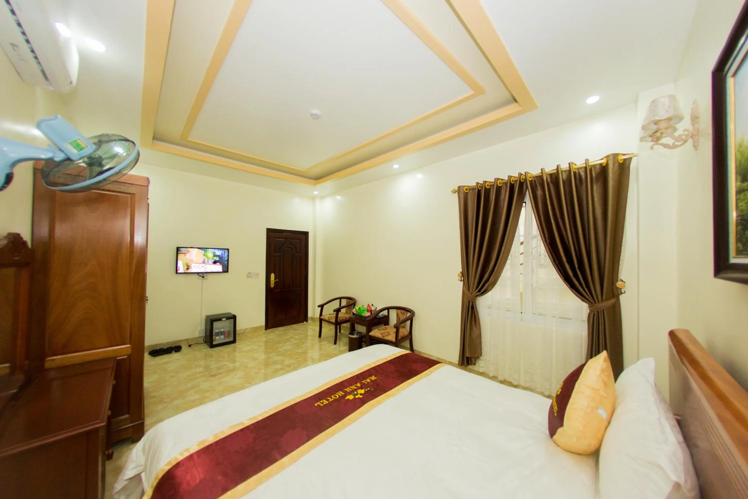 Photo of the whole room, Bed in Mai Anh Hotel