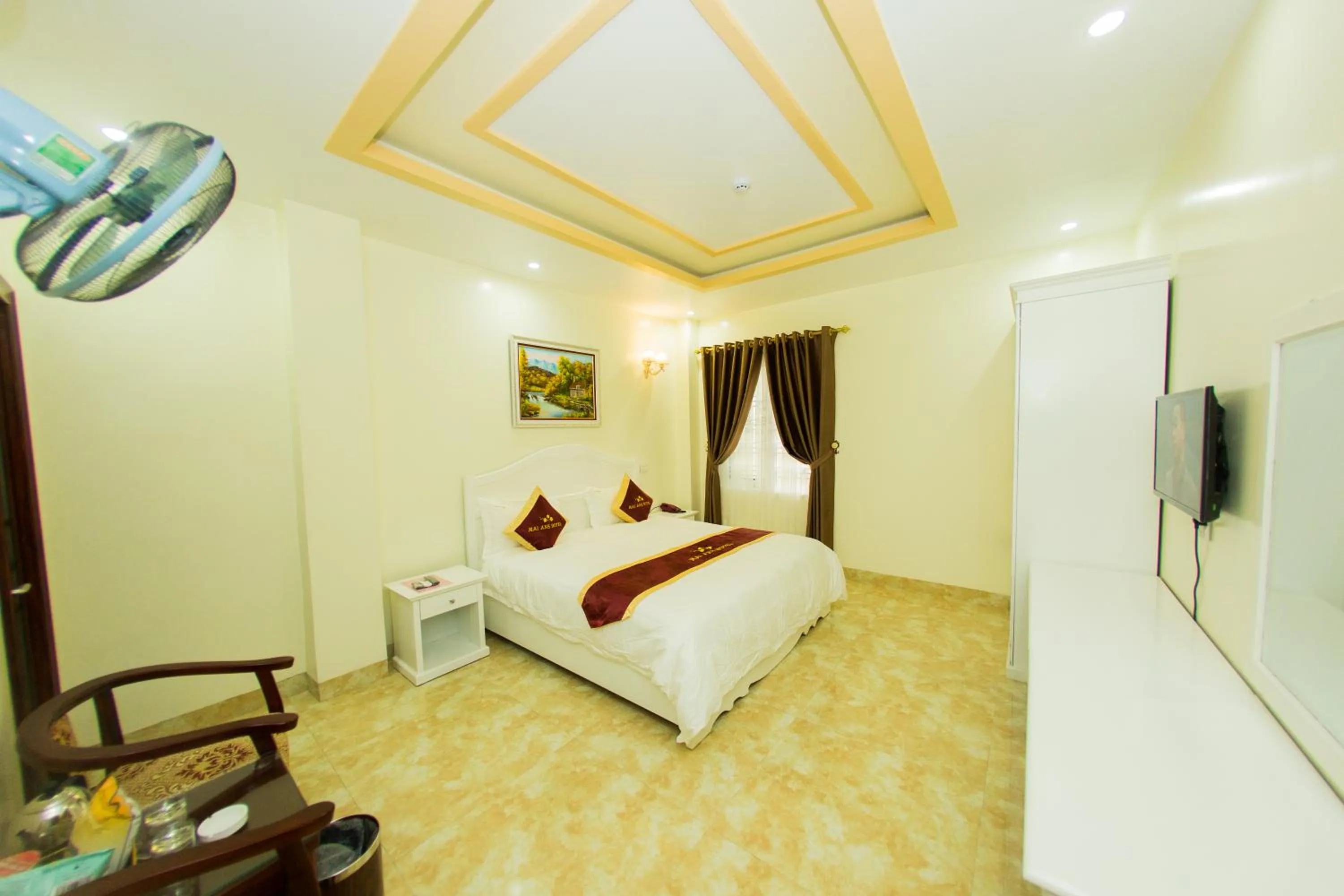 Photo of the whole room, Bed in Mai Anh Hotel