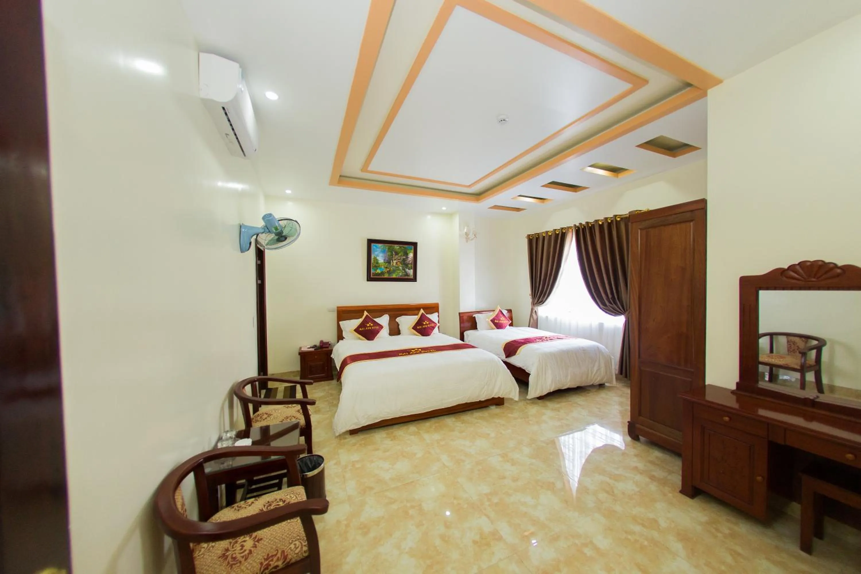 Photo of the whole room, Bed in Mai Anh Hotel