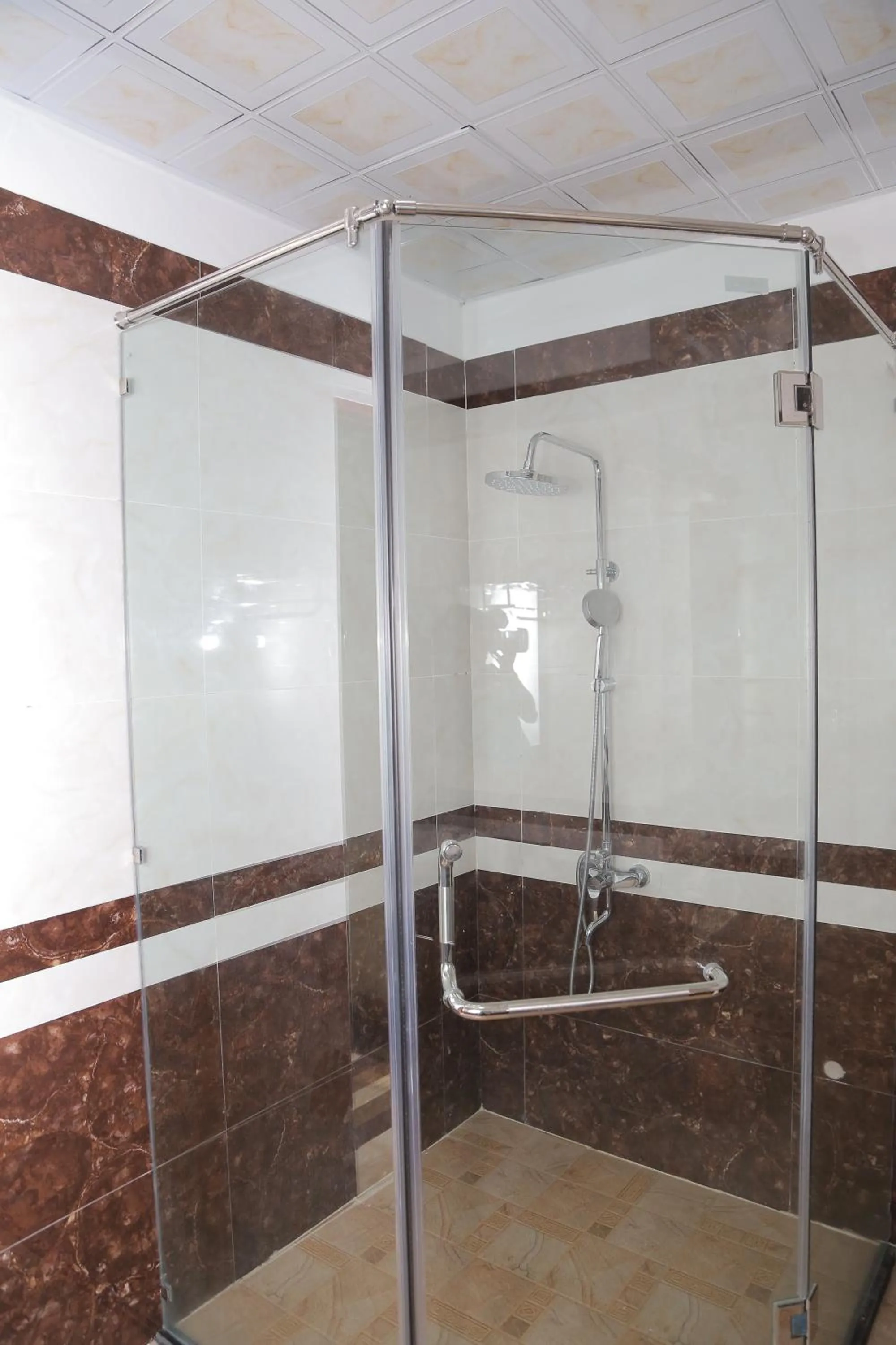Shower in Mai Anh Hotel
