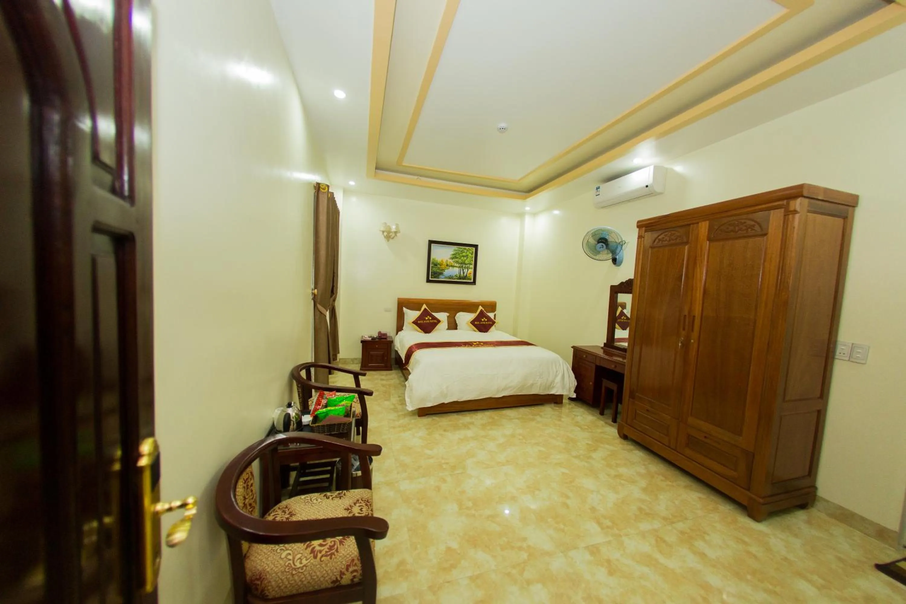 Photo of the whole room, Bed in Mai Anh Hotel