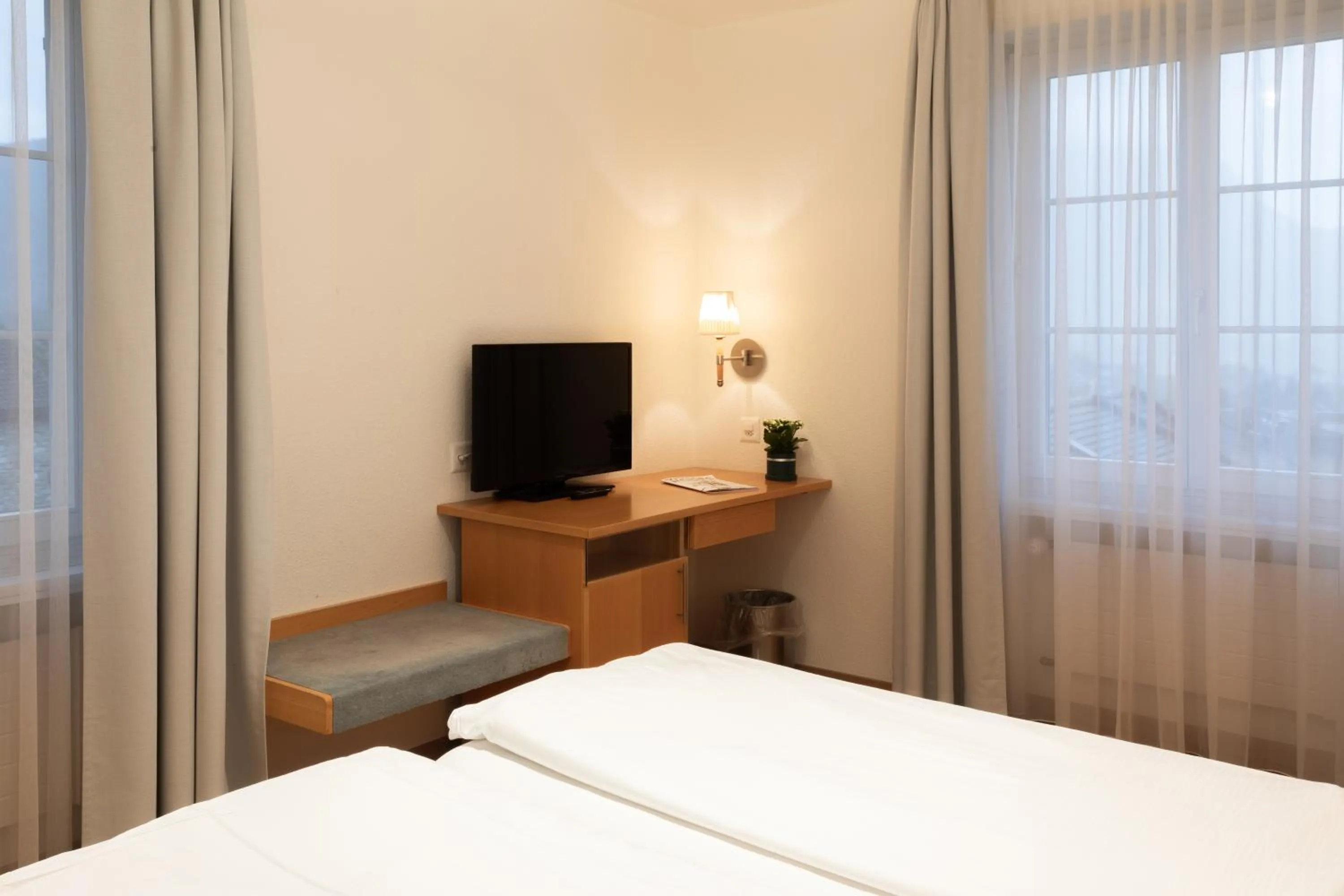 Photo of the whole room in Wysses Rössli