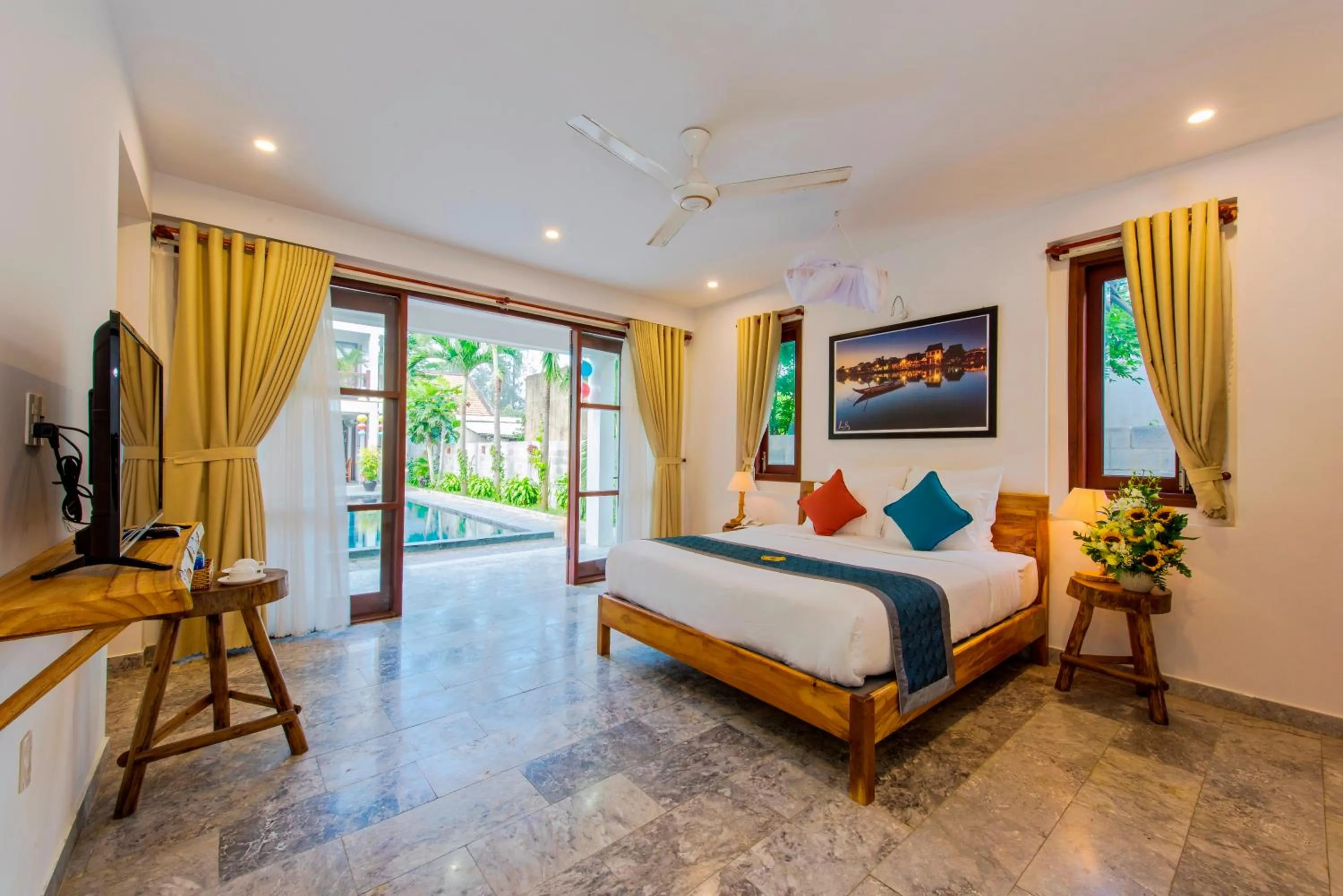 Photo of the whole room, Bed in Louis Villa Hoi An