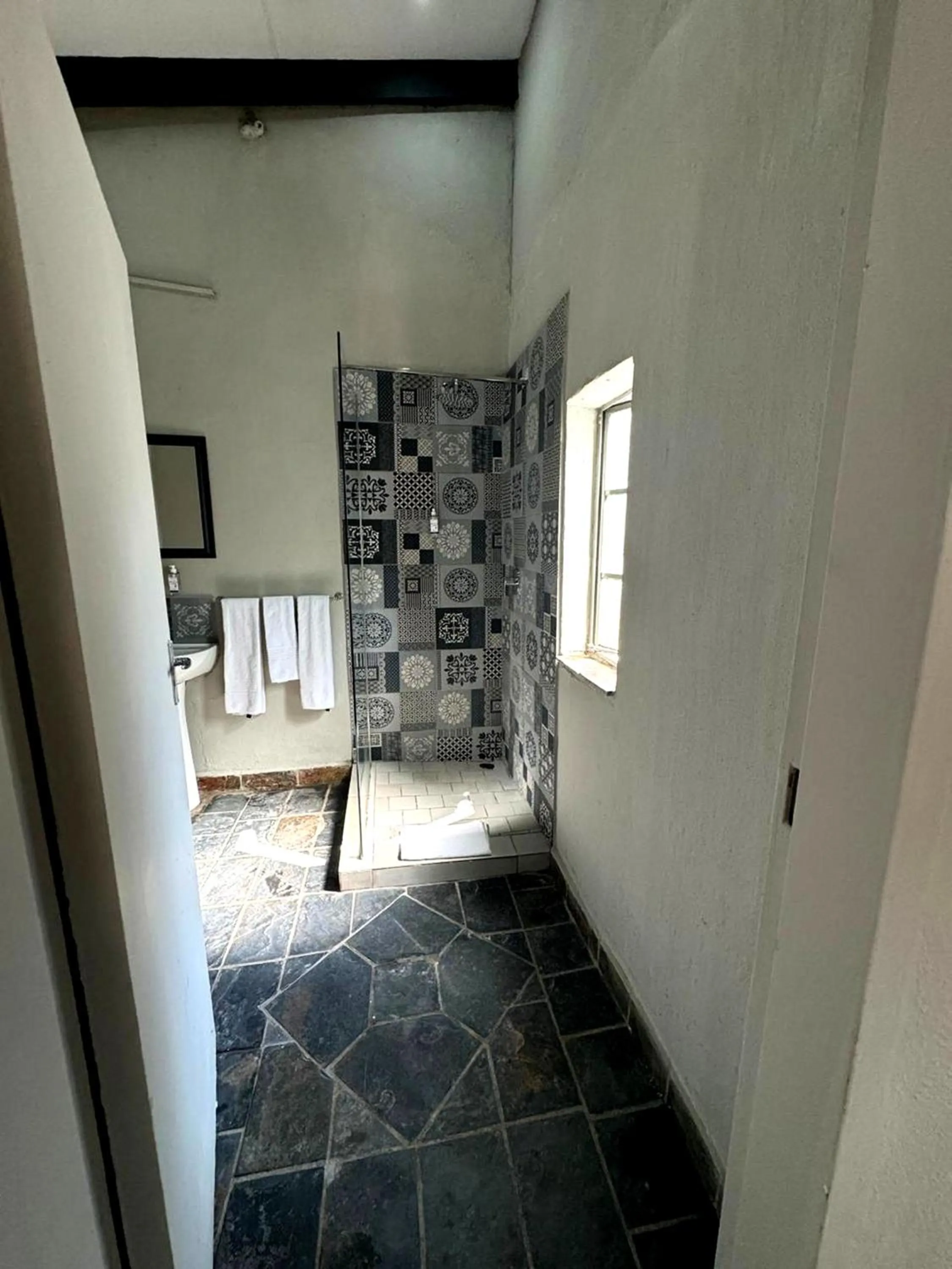 Bathroom in Shangri-La Country Hotel & Spa