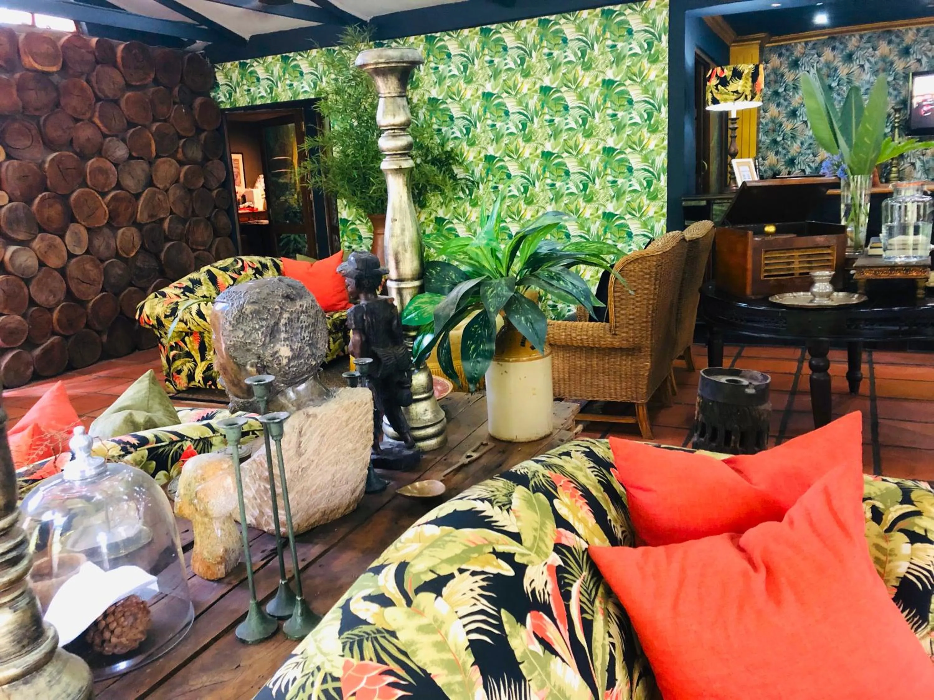 Lobby or reception in Shangri-La Country Hotel & Spa