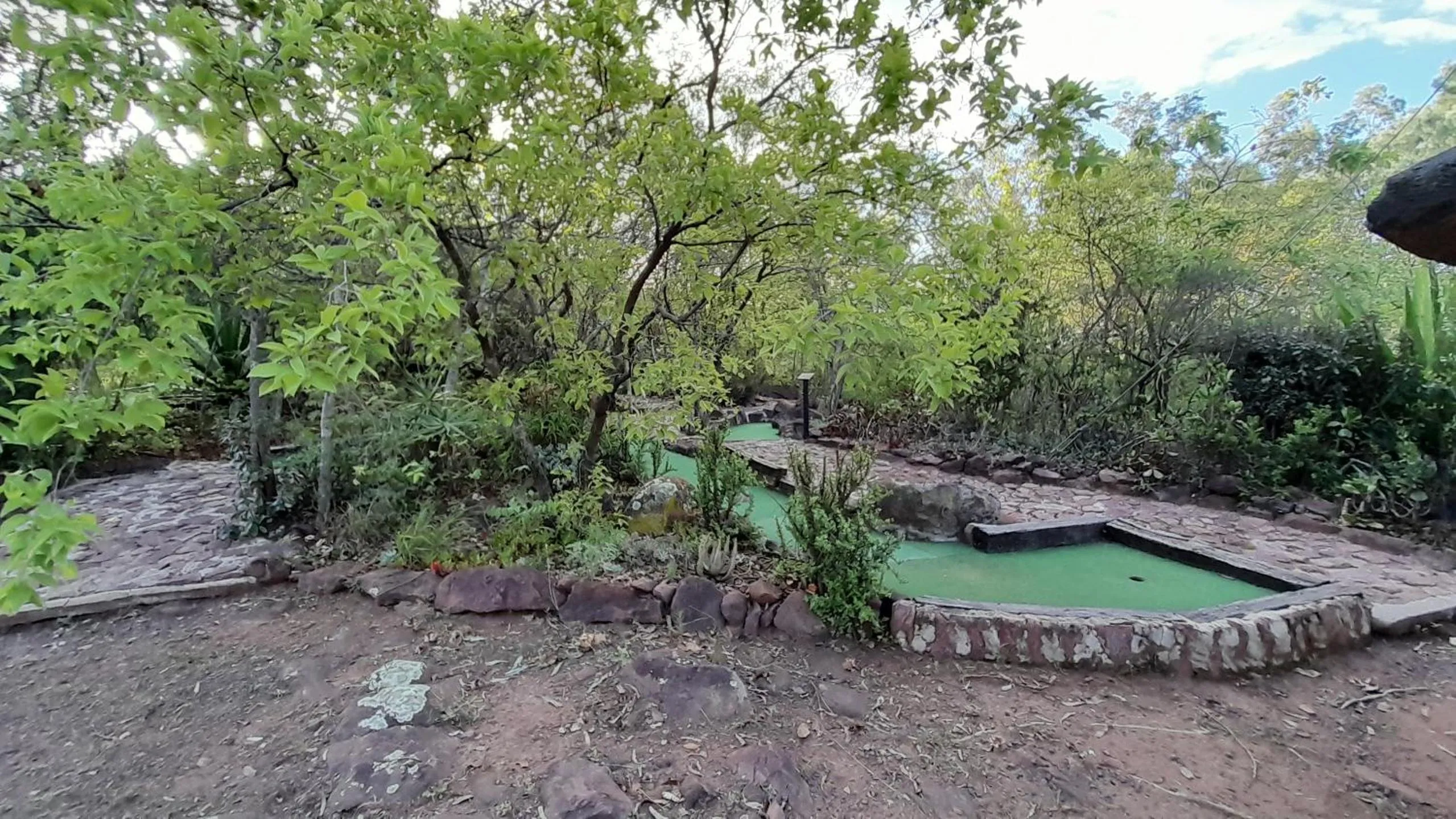 Minigolf in Shangri-La Country Hotel & Spa