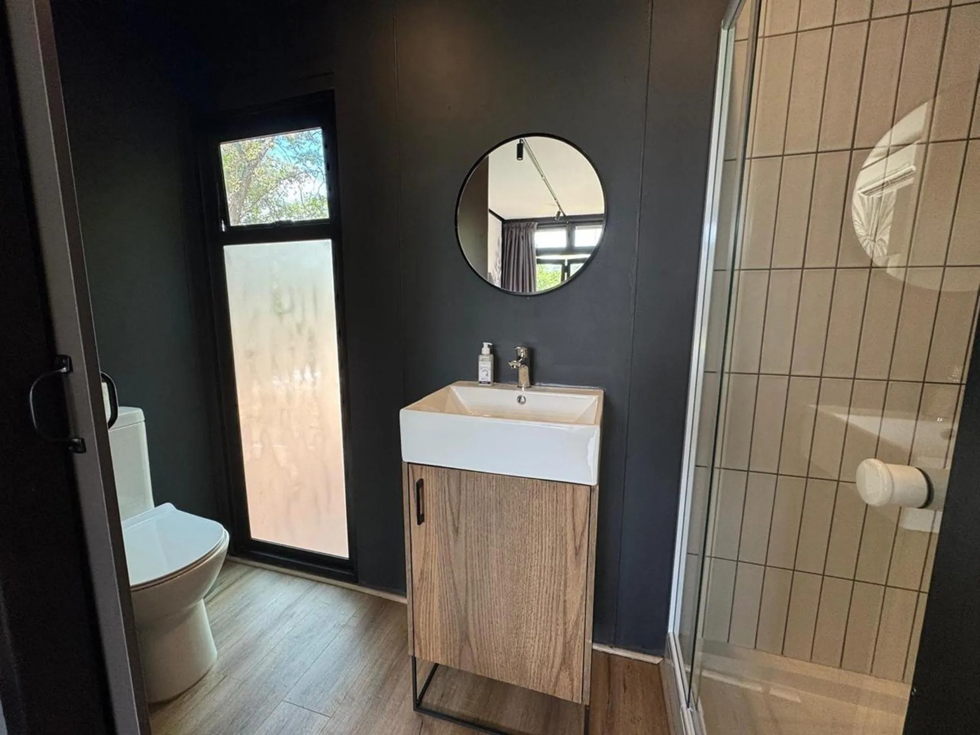 Bathroom in Shangri-La Country Hotel & Spa
