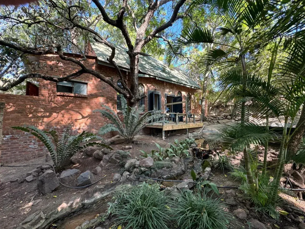 Superior Twin Room with Garden View in Shangri-La Country Hotel & Spa Superior Twin Room with Garden View in Shangri-La Country Hotel & Spa