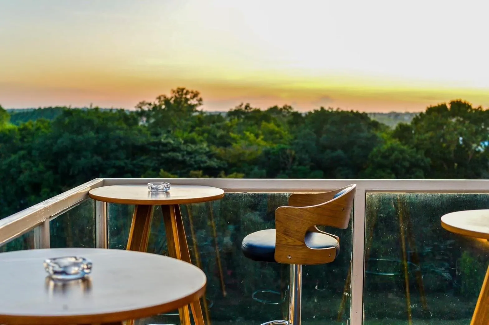 Restaurant/places to eat in Blu Hotel