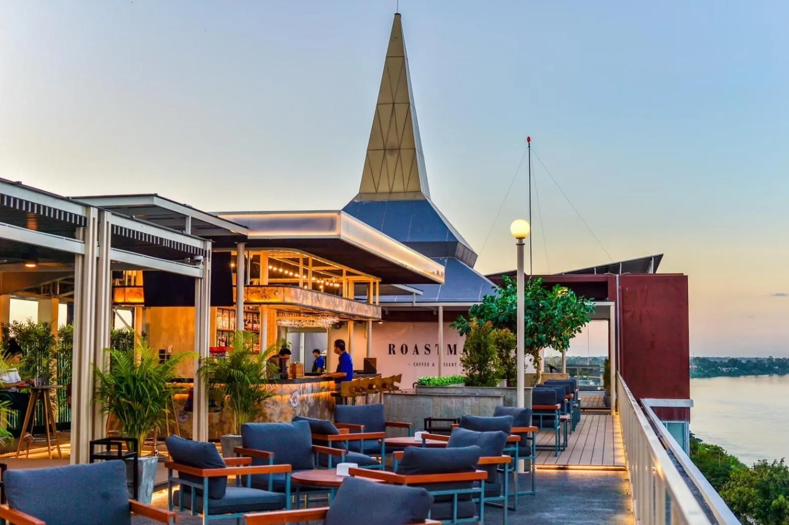 Restaurant/places to eat in Blu Hotel