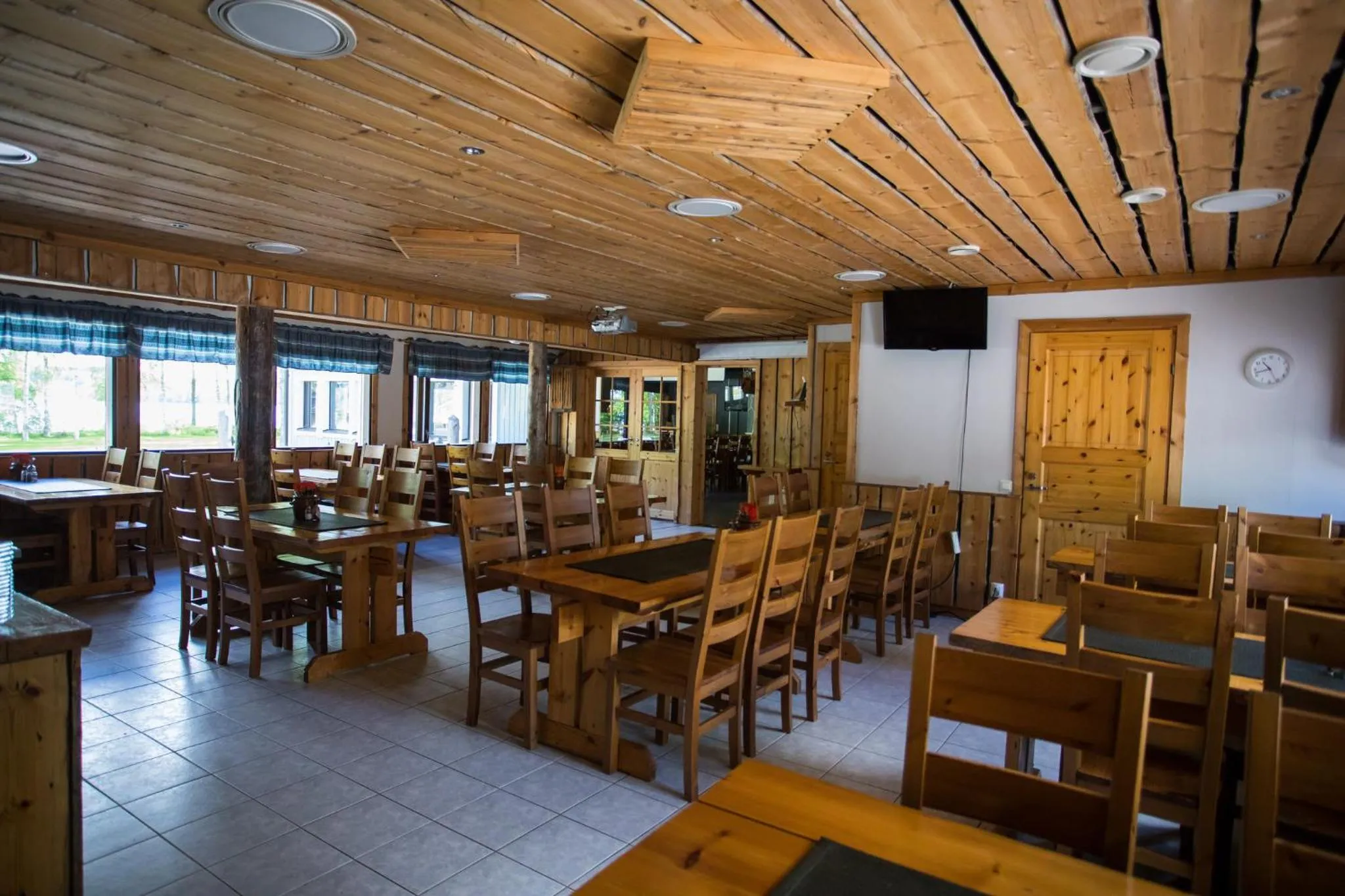 Restaurant/places to eat in Kuus-Hukkala