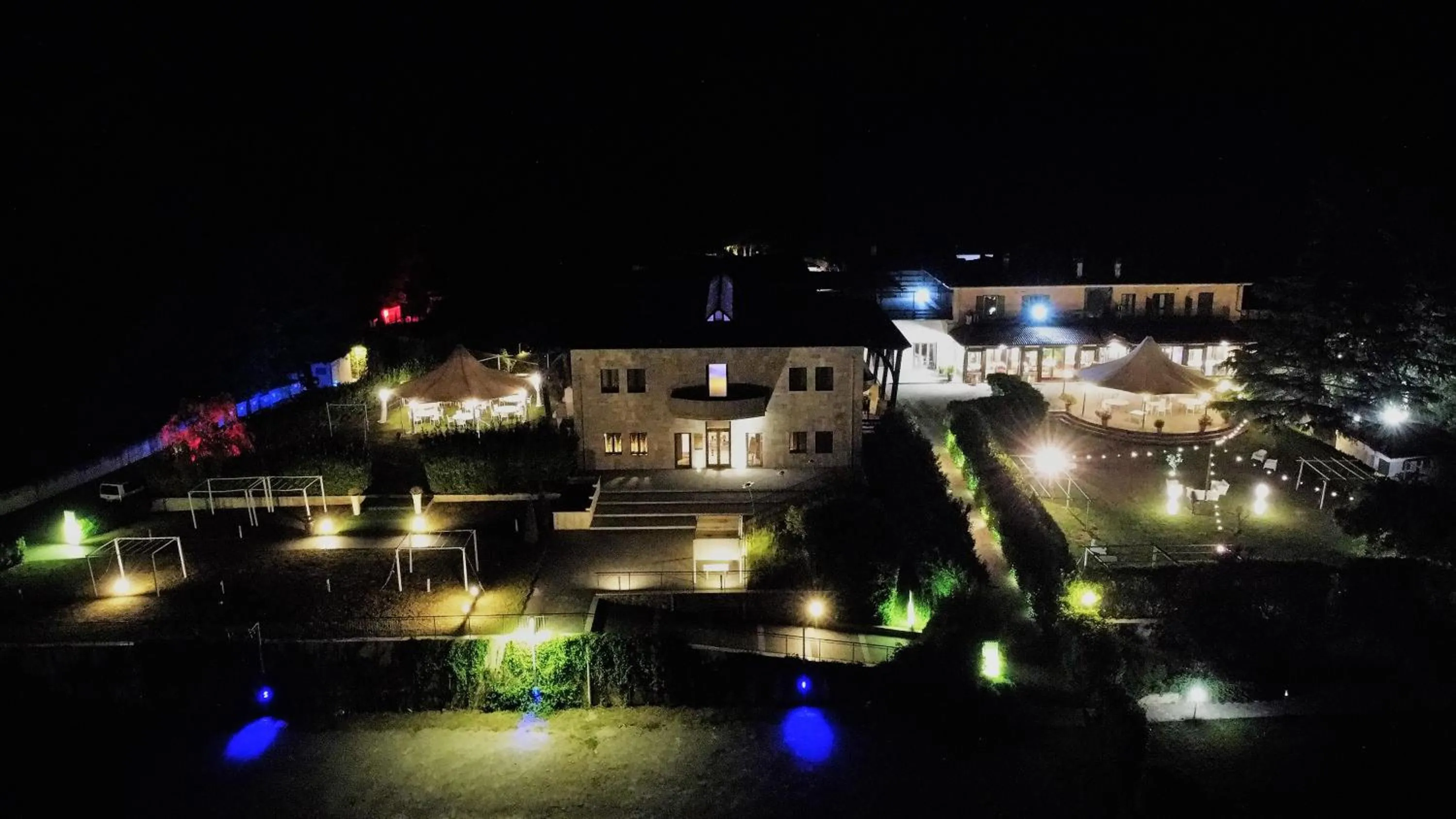 Property building in Sotto Il Cielo Hotel