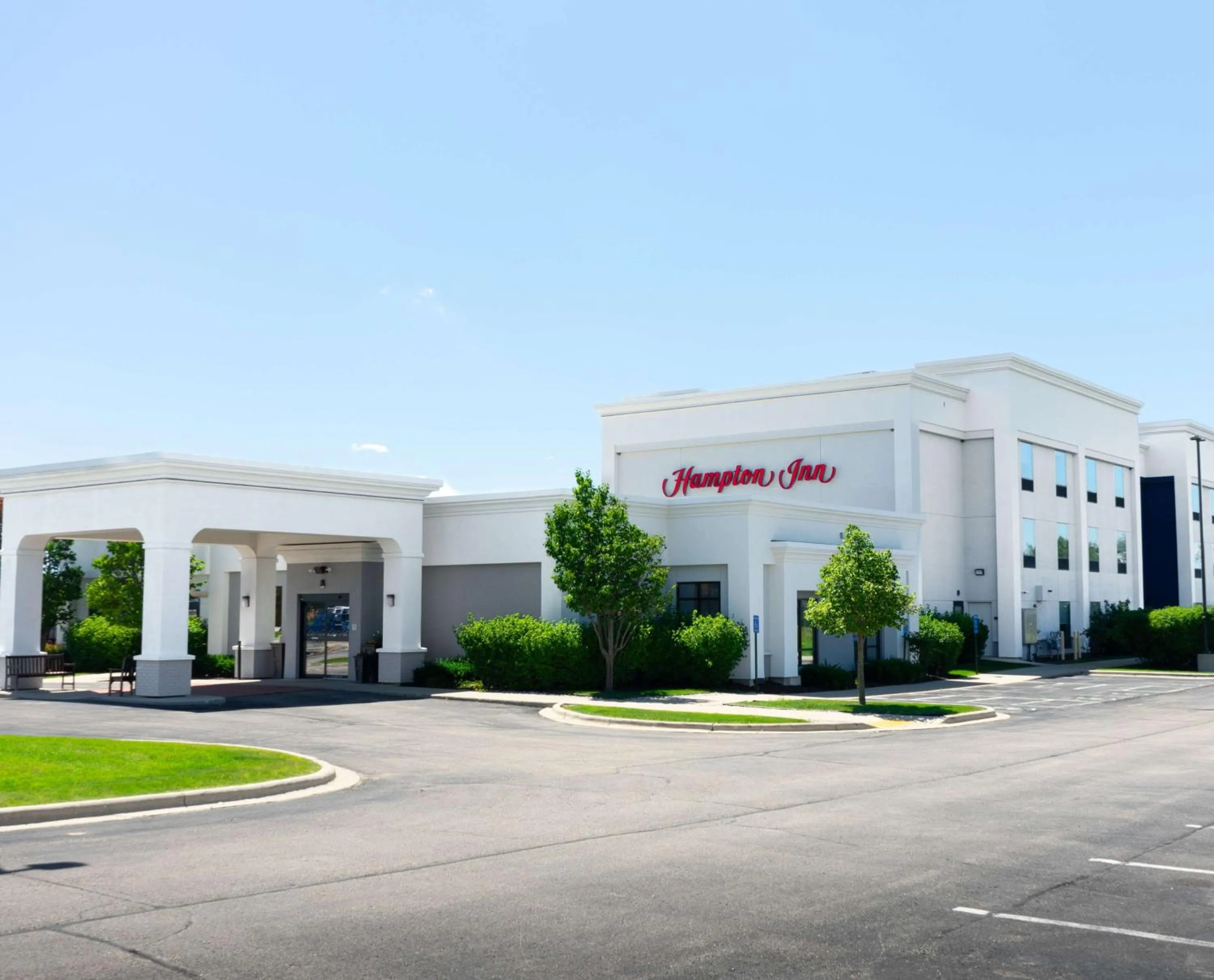 Property building in Hampton Inn Elkhorn Lake Geneva Area