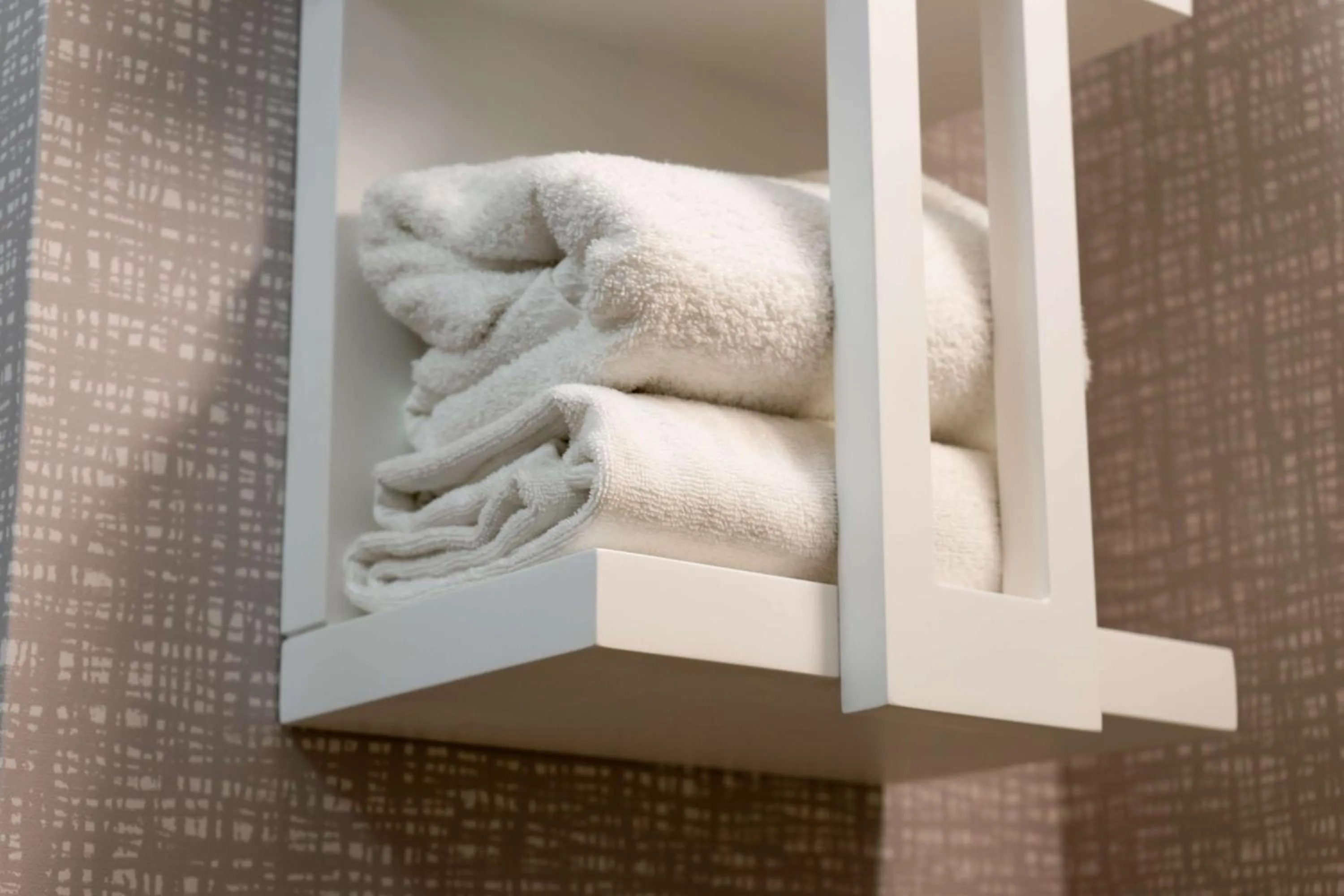 Bathroom in Hampton Inn Elkhorn Lake Geneva Area