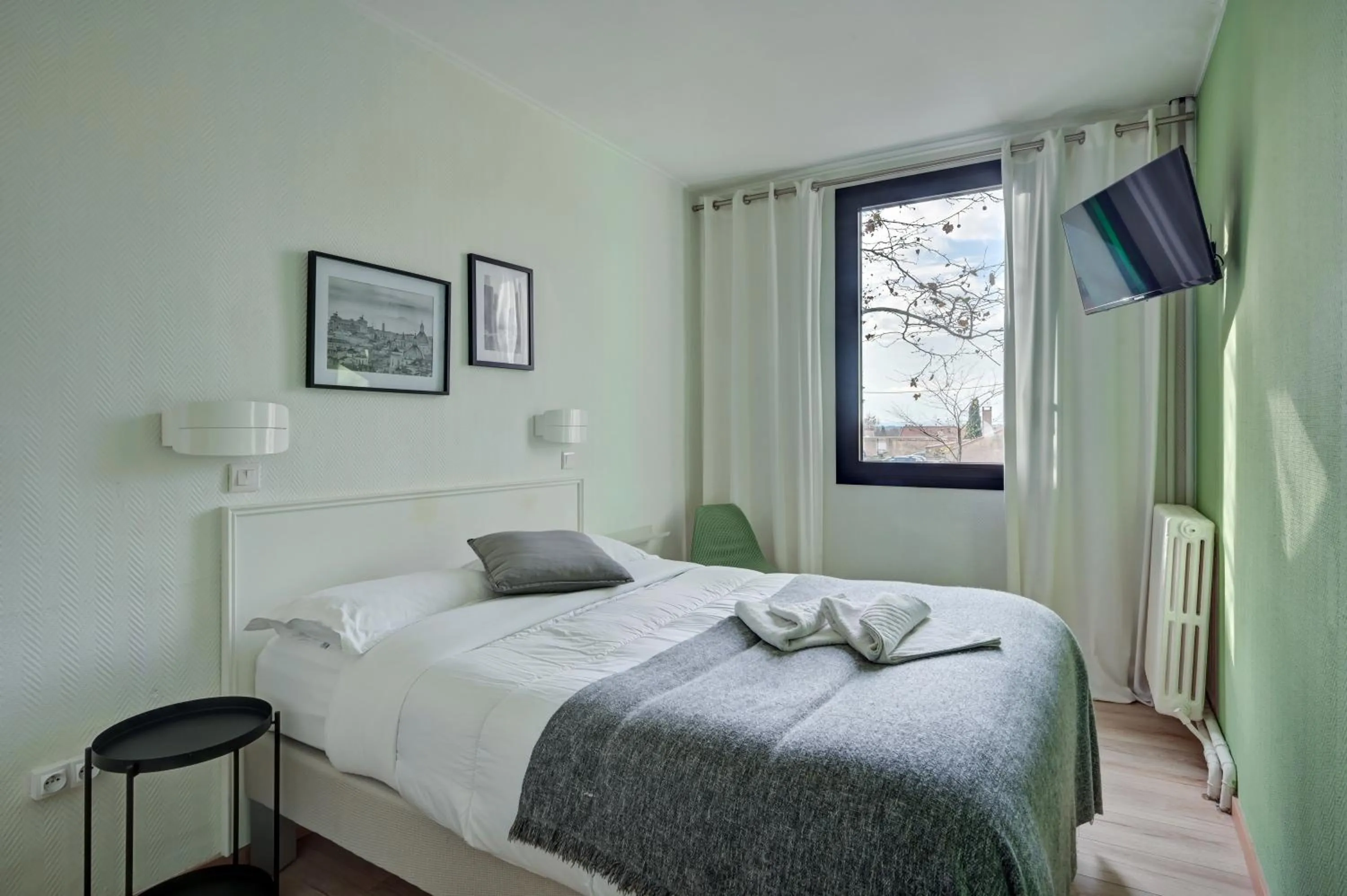 Bedroom, Bed in Hôtel Paul