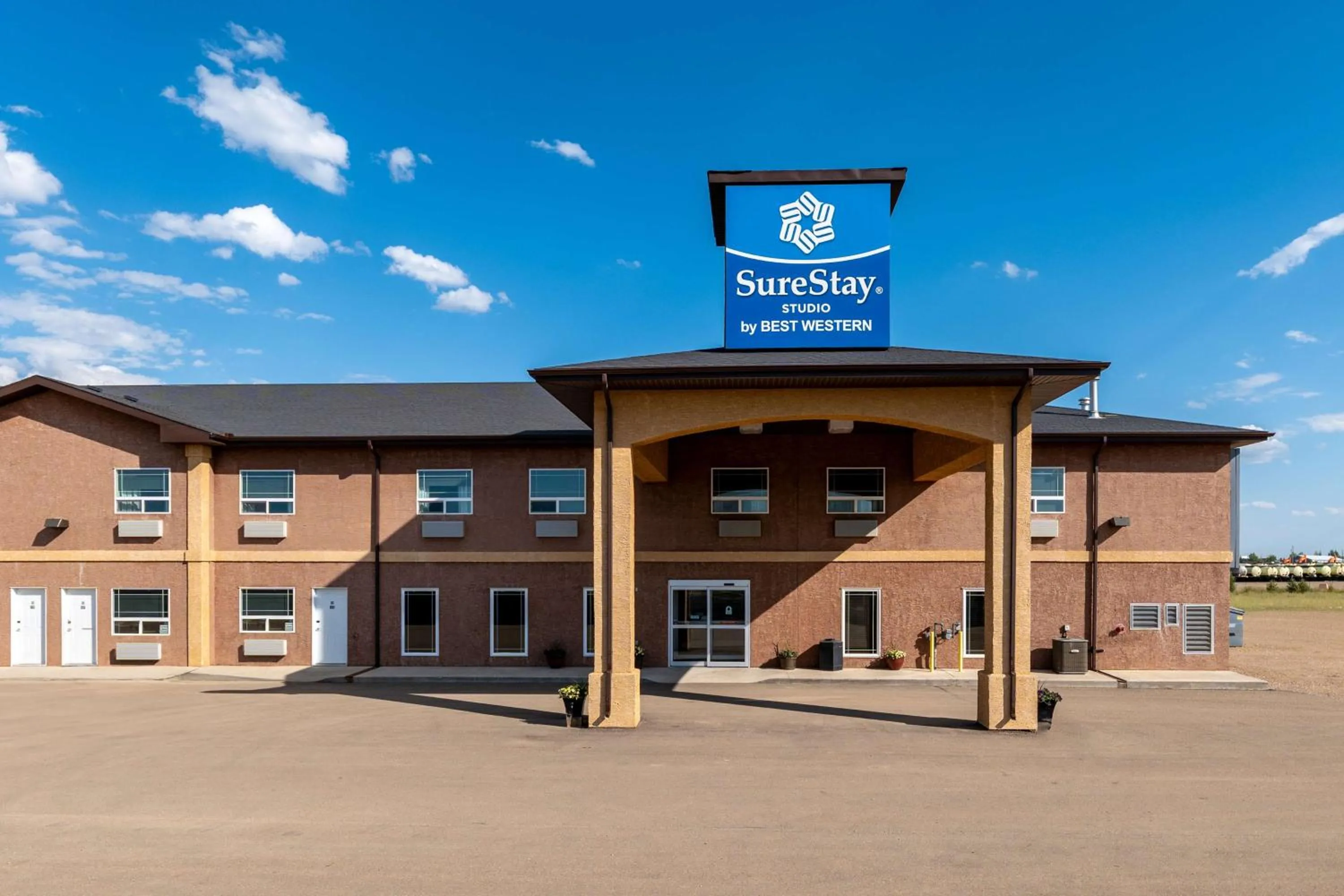 Property building in SureStay Studio by Best Western Hardisty