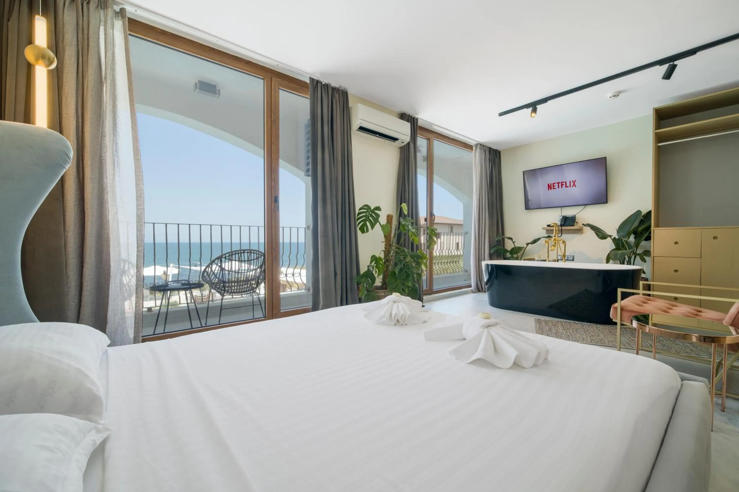 Bed in Relax Sozopol