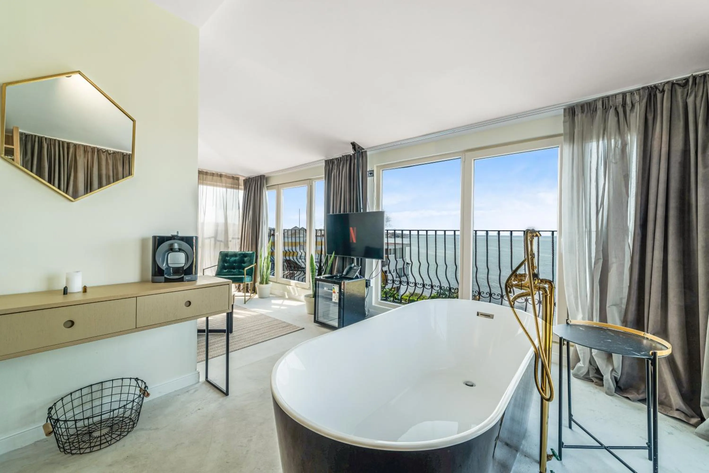 TV and multimedia in Relax Sozopol