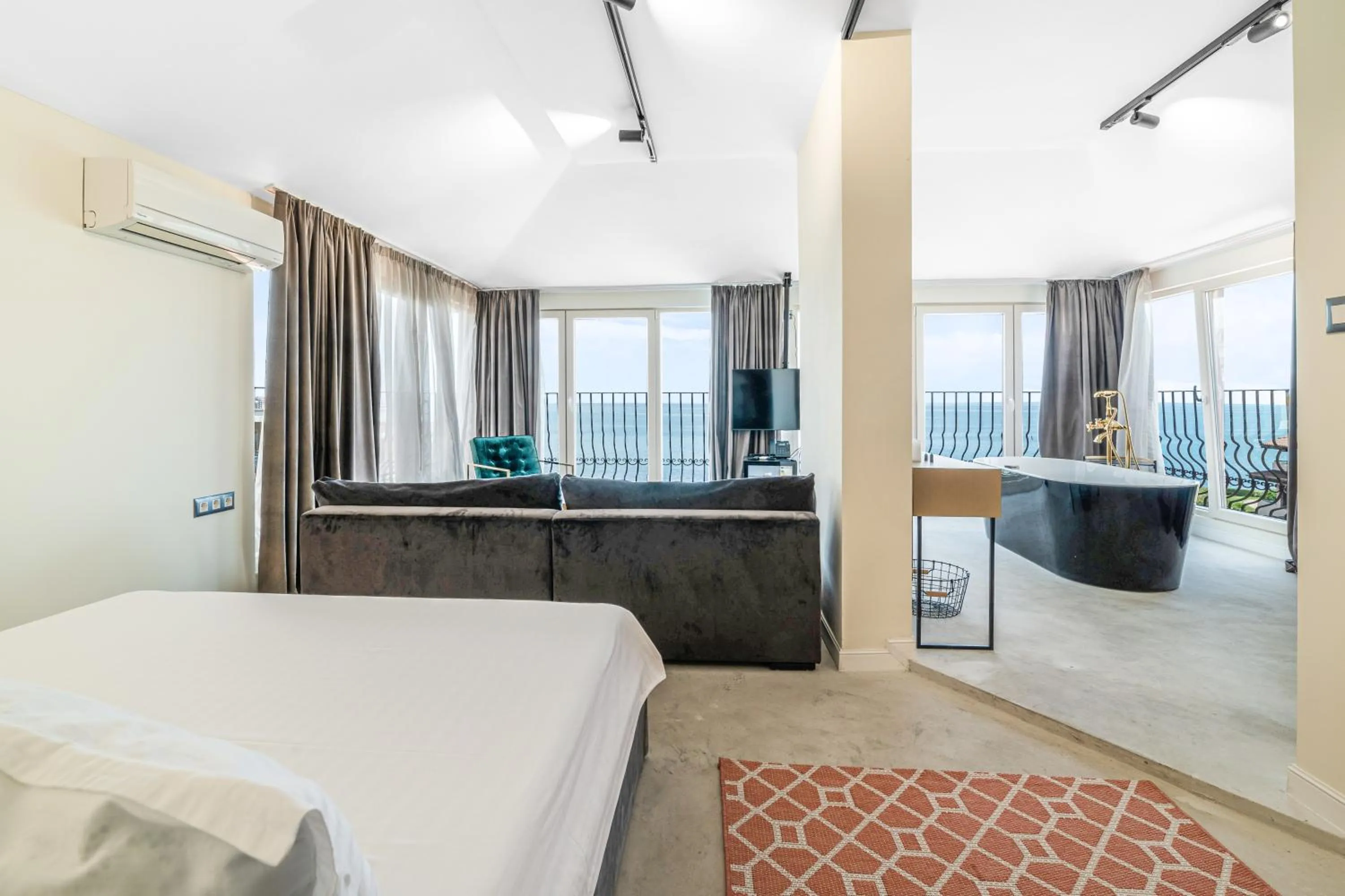 Bed in Relax Sozopol