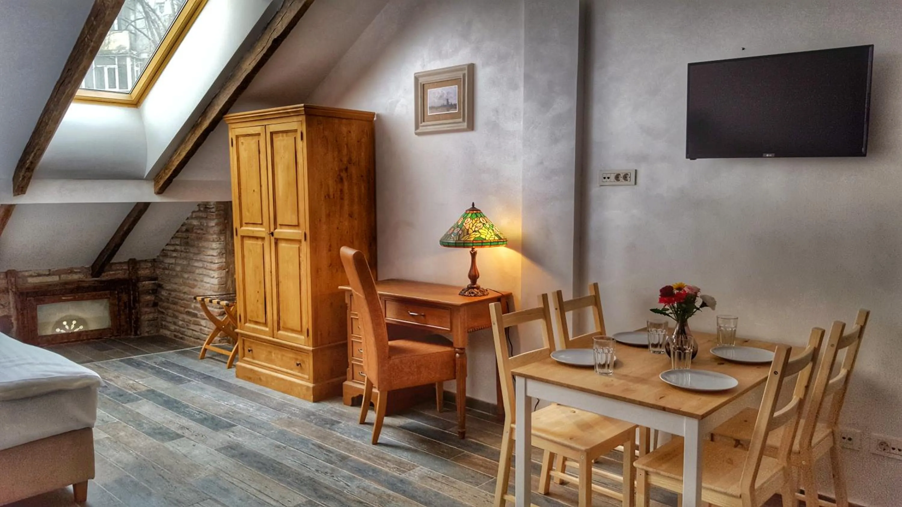 Food and drinks in Windmill Studios by Rembrandt Old Town